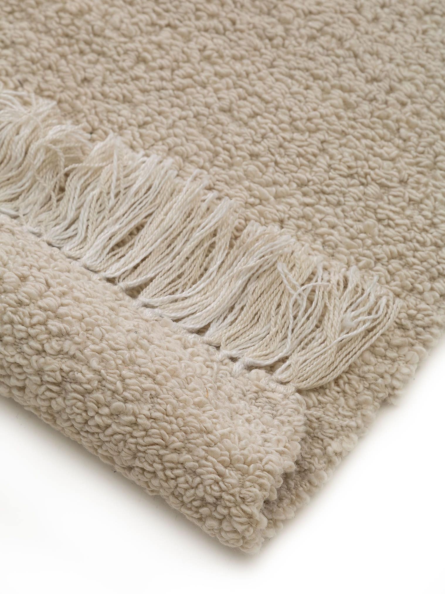 Rug made of 100% Polyester in White with a 11 - 20 mm high pile by benuta Nest