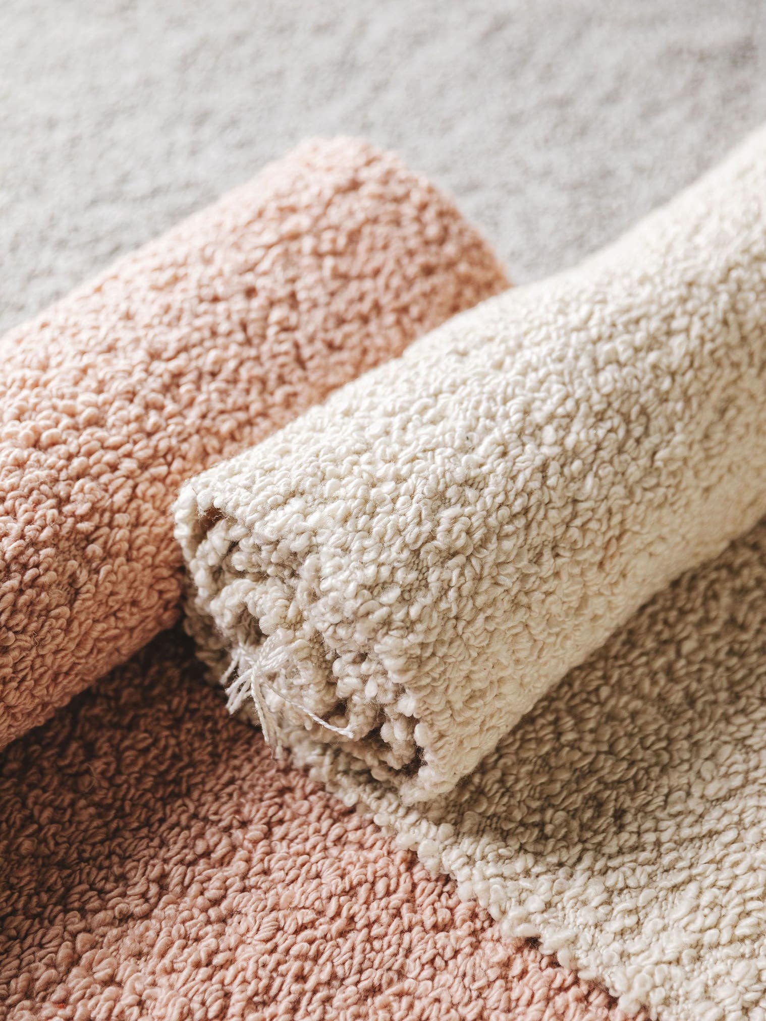 Rug made of 100% Polyester in White with a 11 - 20 mm high pile by benuta Nest