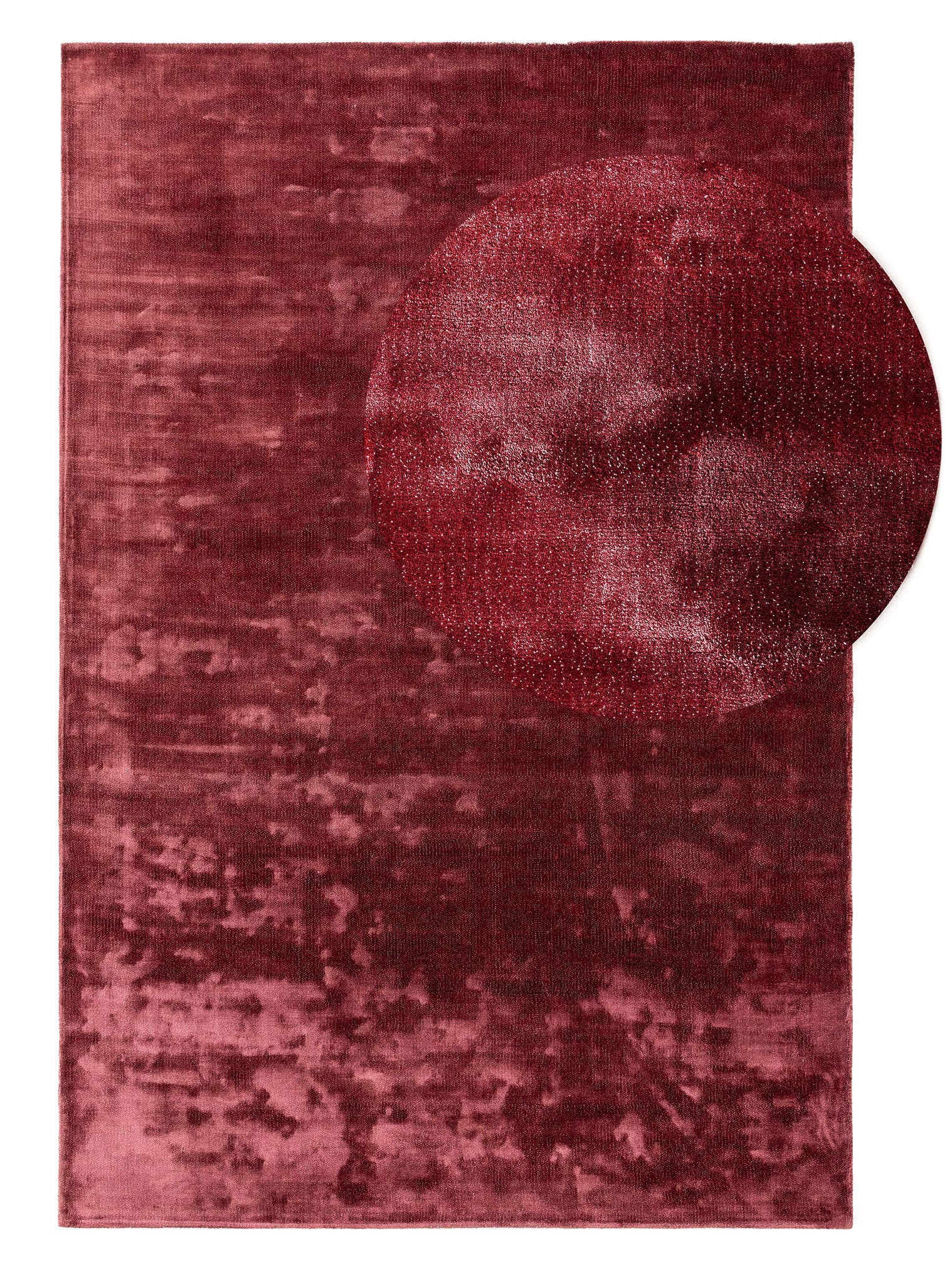 Rug made of 97% Viscose, 3% Polyester in Red with a 6 - 10 mm high pile by benuta Finest