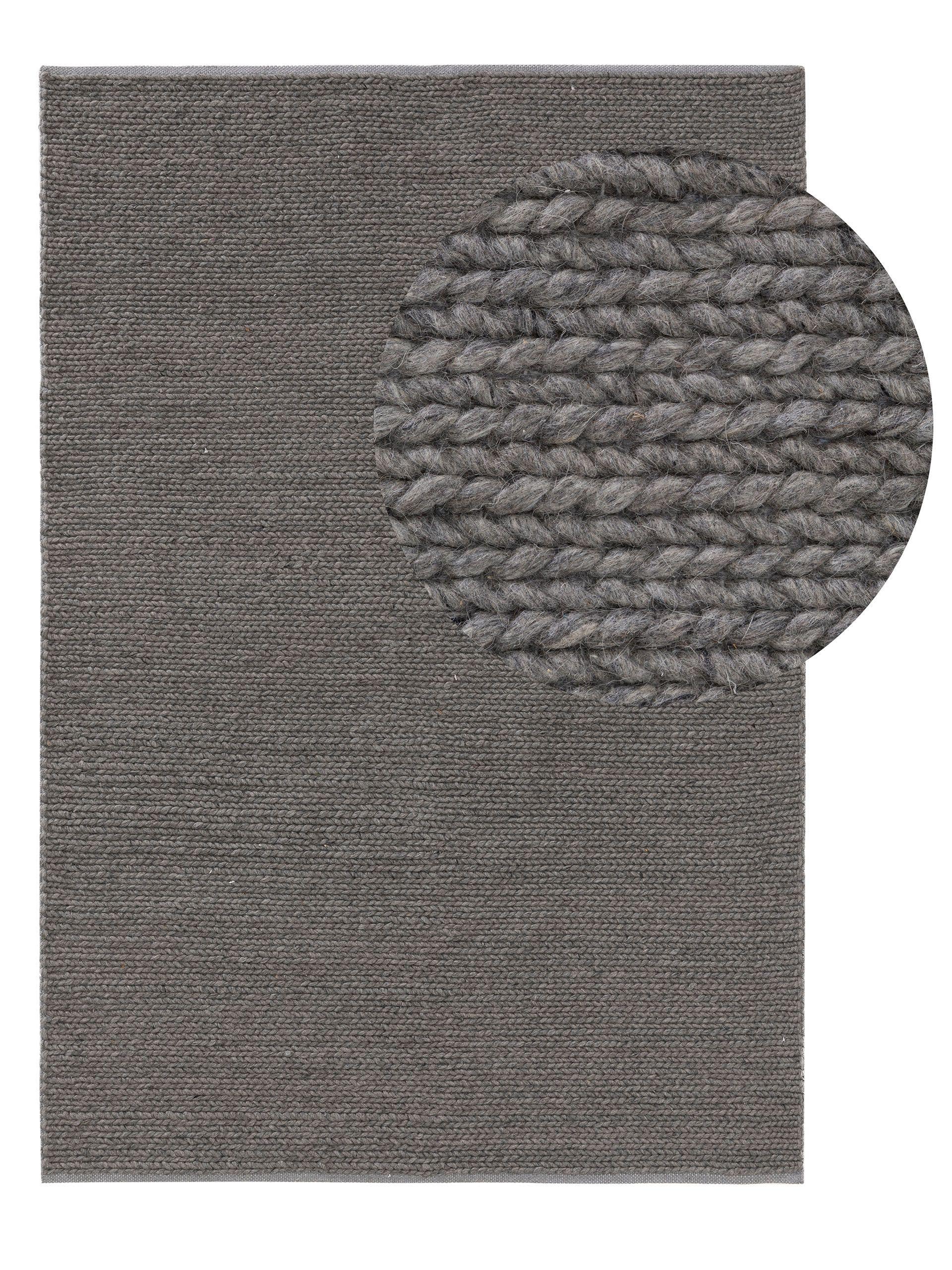 Tapijt van 60% Wol, 40% Polyester in Grijs met een 1- 5 mm hoge pool van benuta Pure