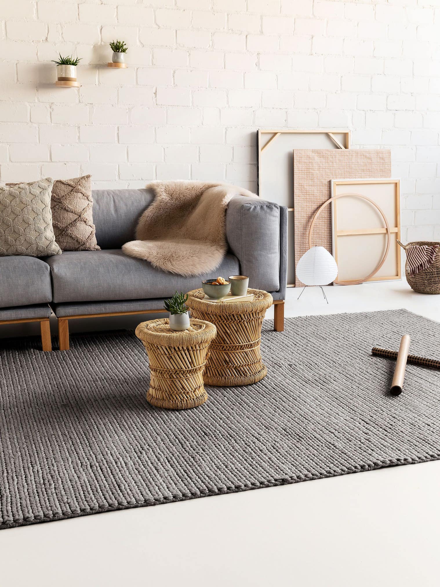 Teppich aus 60% Wolle, 40% Polyester in Grau mit bis 5 mm hohem Flor von benuta Pure