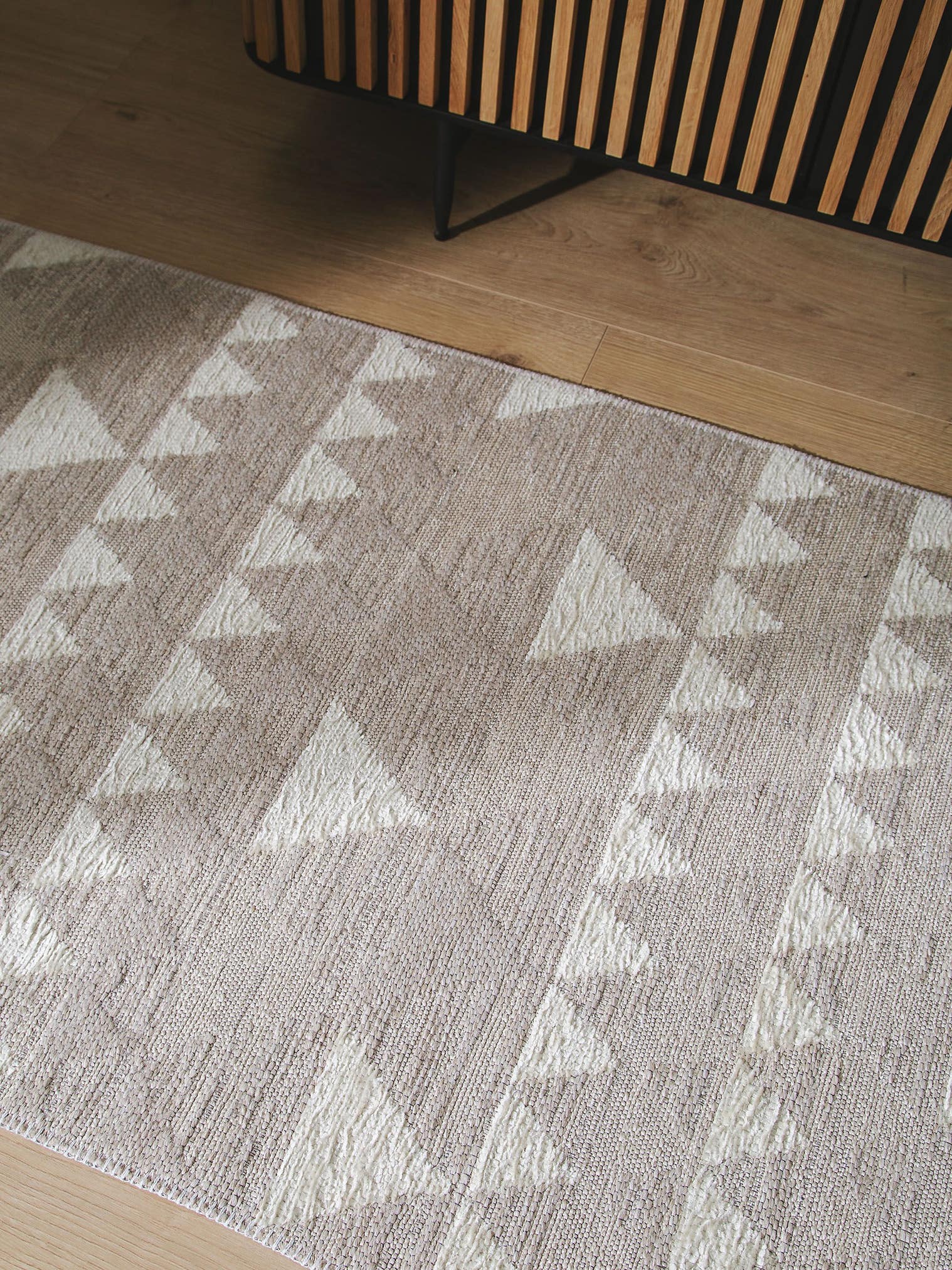 Tapijt van 60% Polyester, 40% Polypropyleen in Beige met een 1- 5 mm hoge pool van benuta Pop