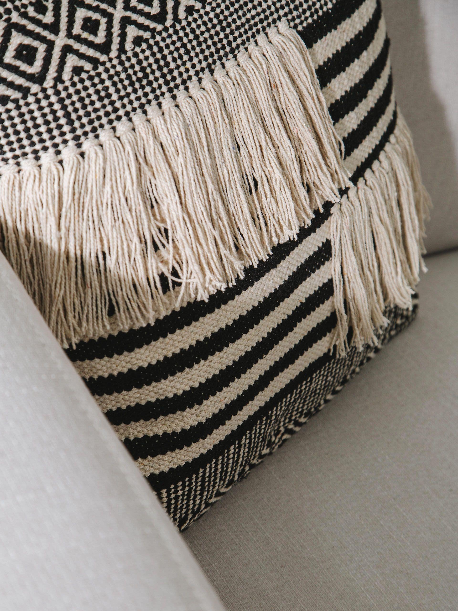 Cushion Cover Deja Black/White in Withfringes design made of 100% Cotton by benuta Pop