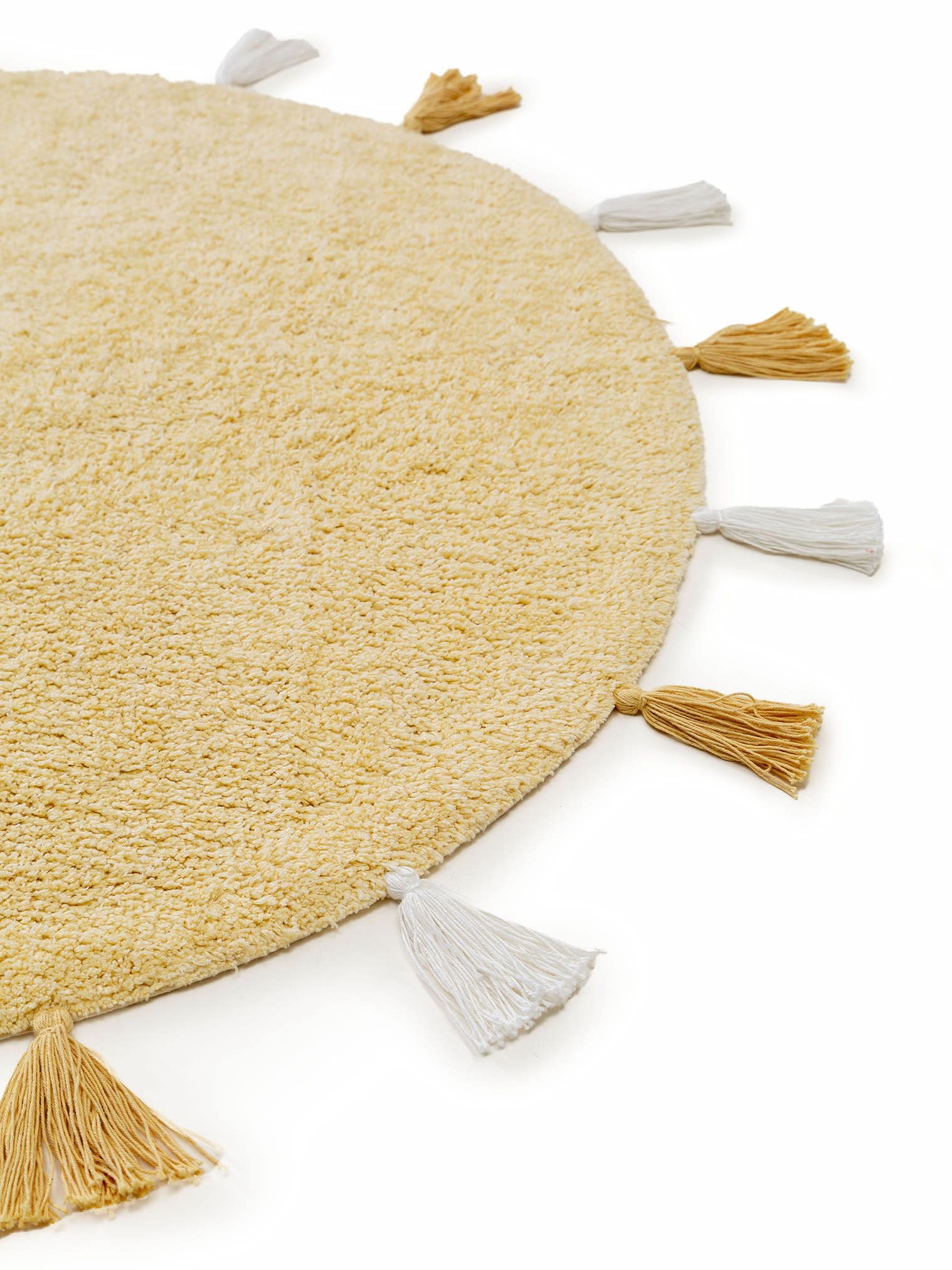Teppich aus 100% Baumwolle in Gelb mit 6 bis 10 mm hohem Flor von Lytte