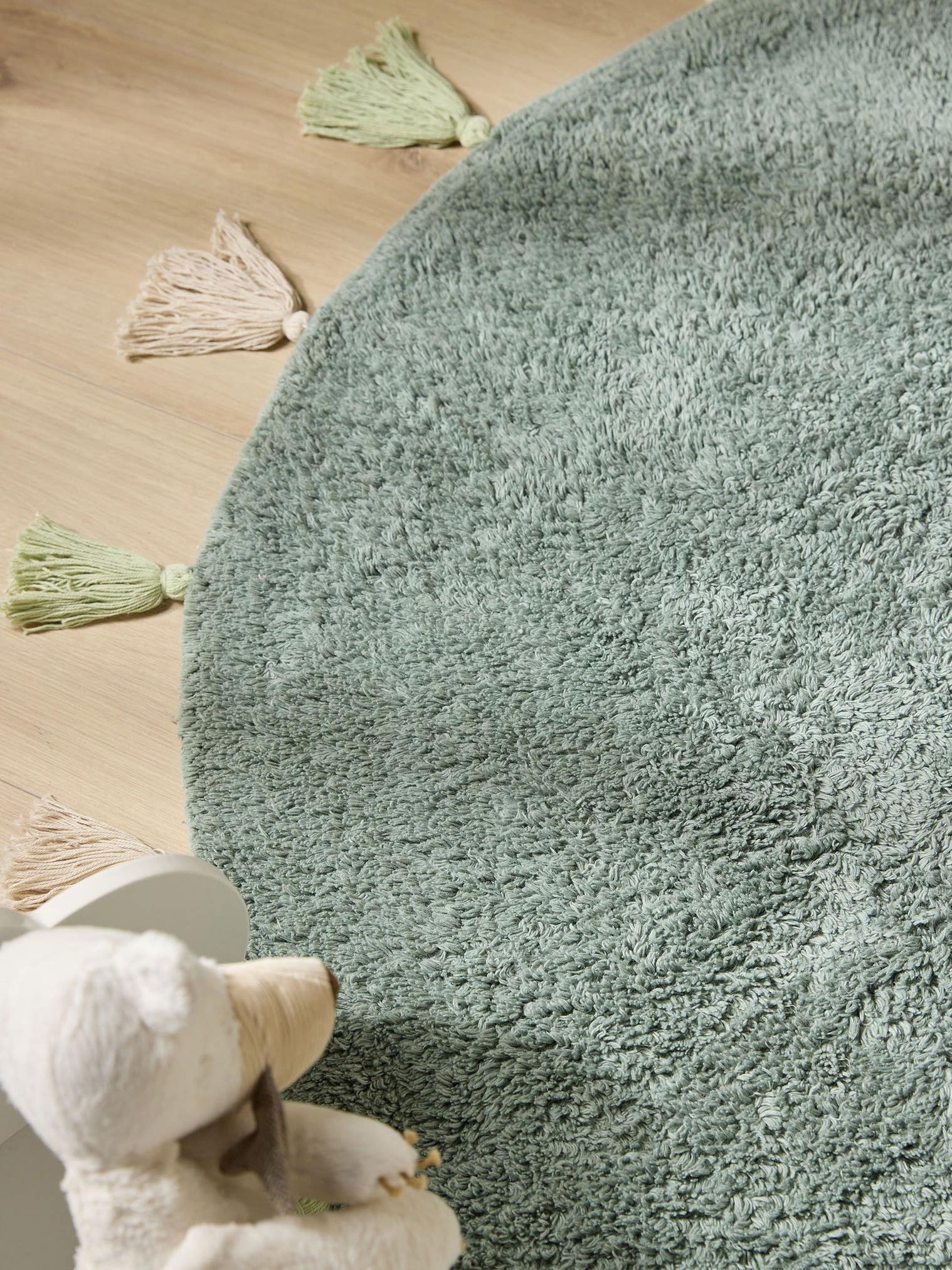 Teppich aus 100% Baumwolle in Grün mit 6 bis 10 mm hohem Flor von Lytte