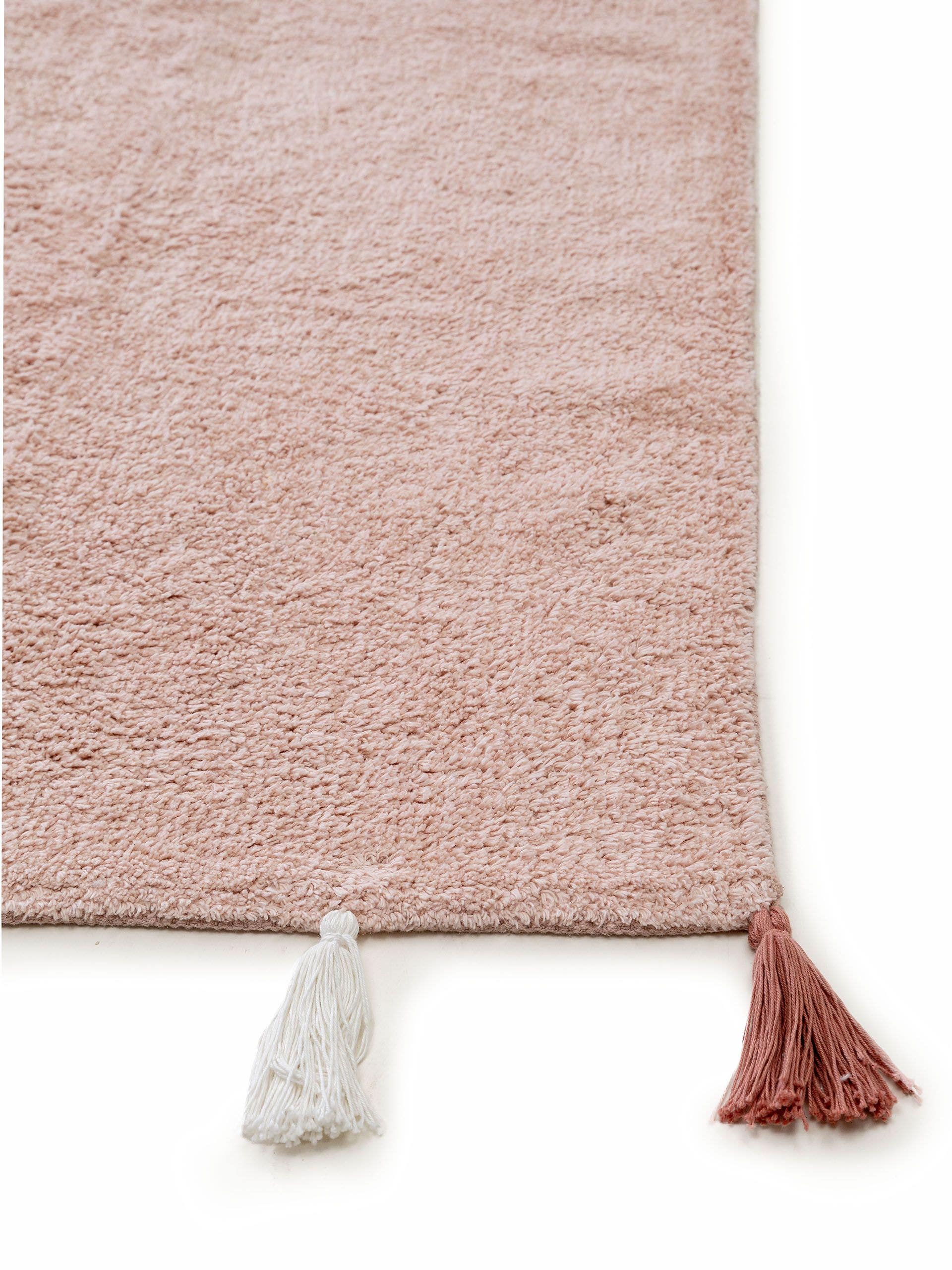 Rug made of 100% Cotton in Pink with a 6 - 10 mm high pile by Lytte