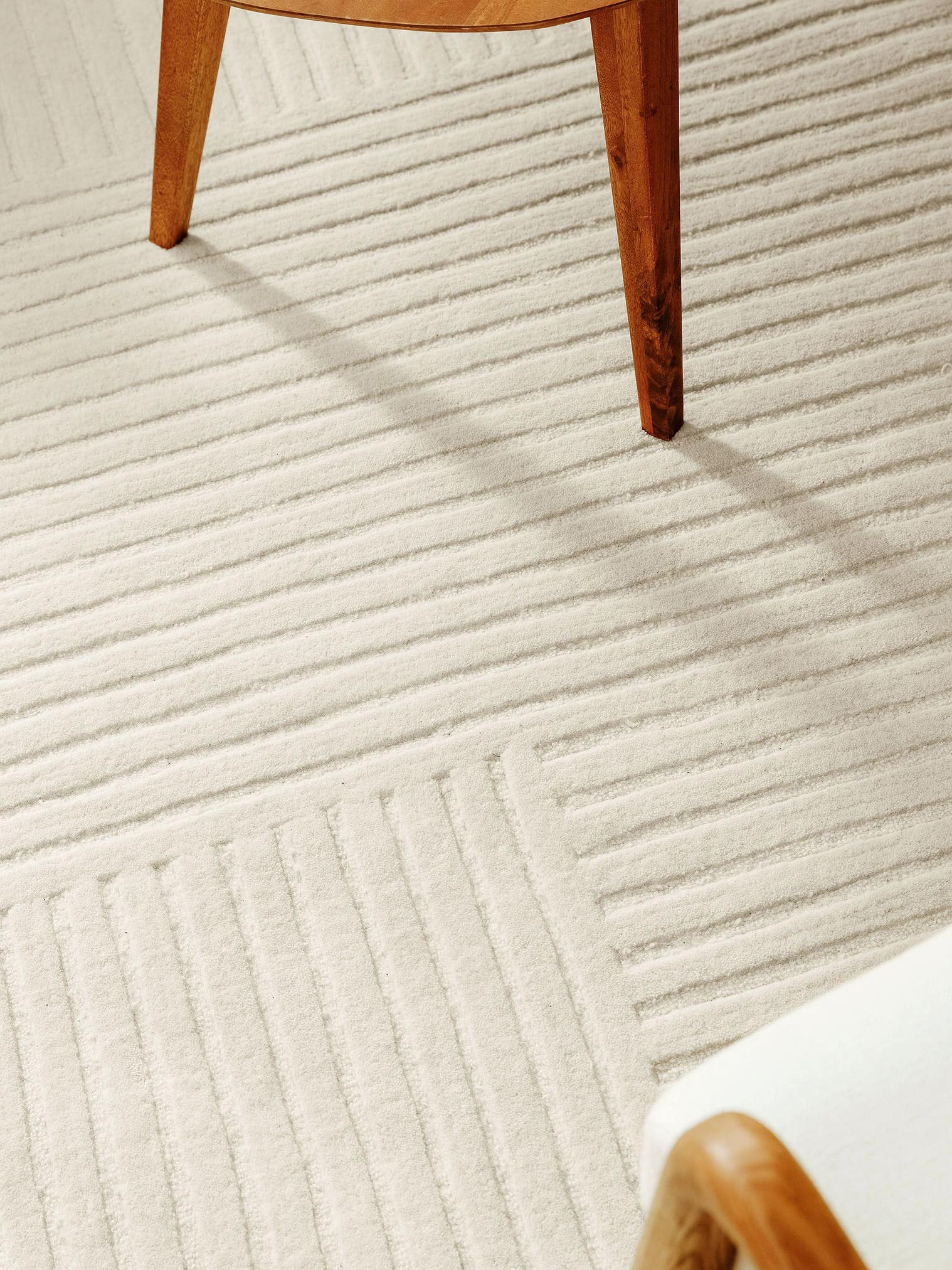 Rug made of 100% Wool in White with a 21 - 30 mm high pile by benuta Pure