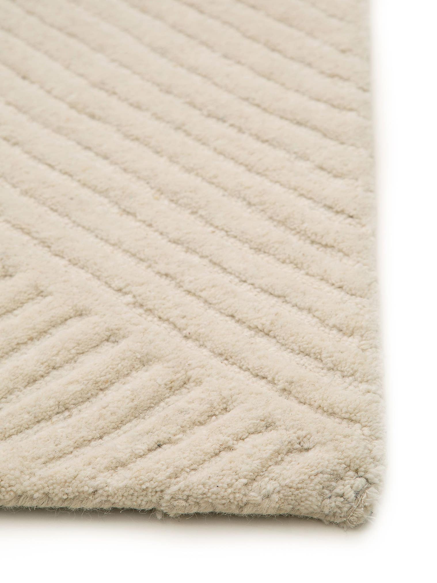 Rug made of 100% Wool in White with a 21 - 30 mm high pile by benuta Pure
