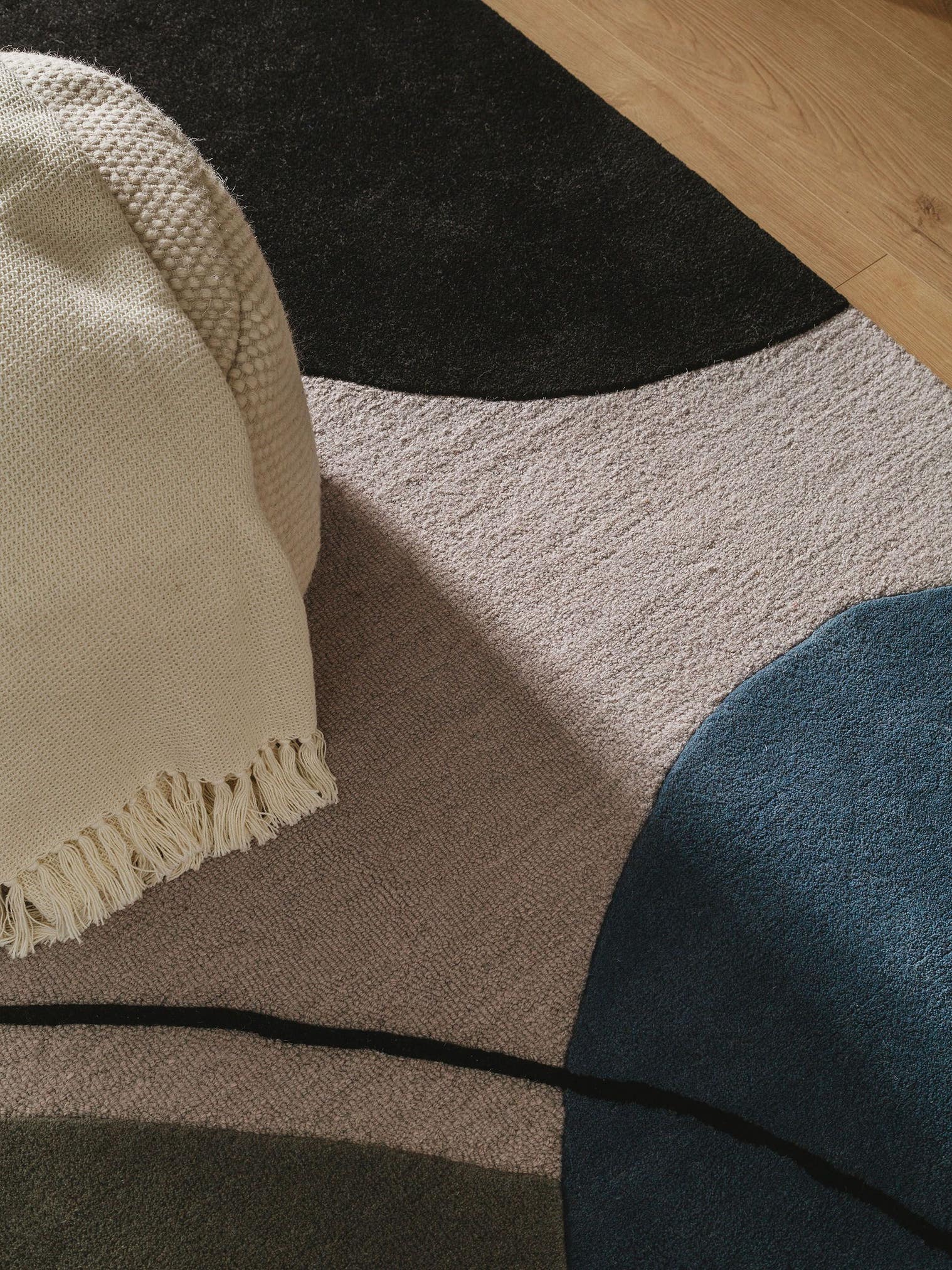 Teppich aus 85% Wolle, 15% Viskose in Multicolor mit 6 bis 10 mm hohem Flor von benuta Pure