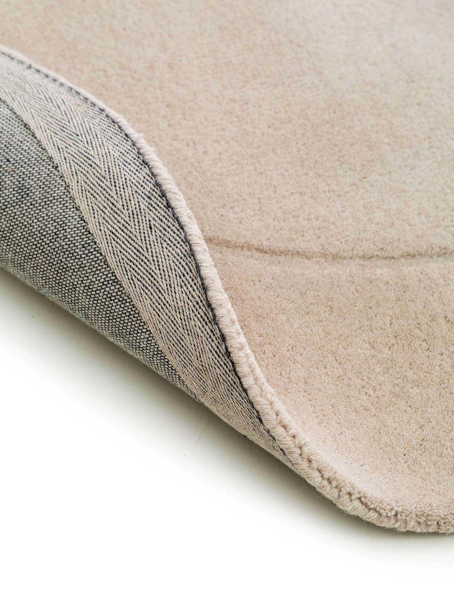 Teppich aus 100% Wolle in Beige mit 6 bis 10 mm hohem Flor von benuta Pure