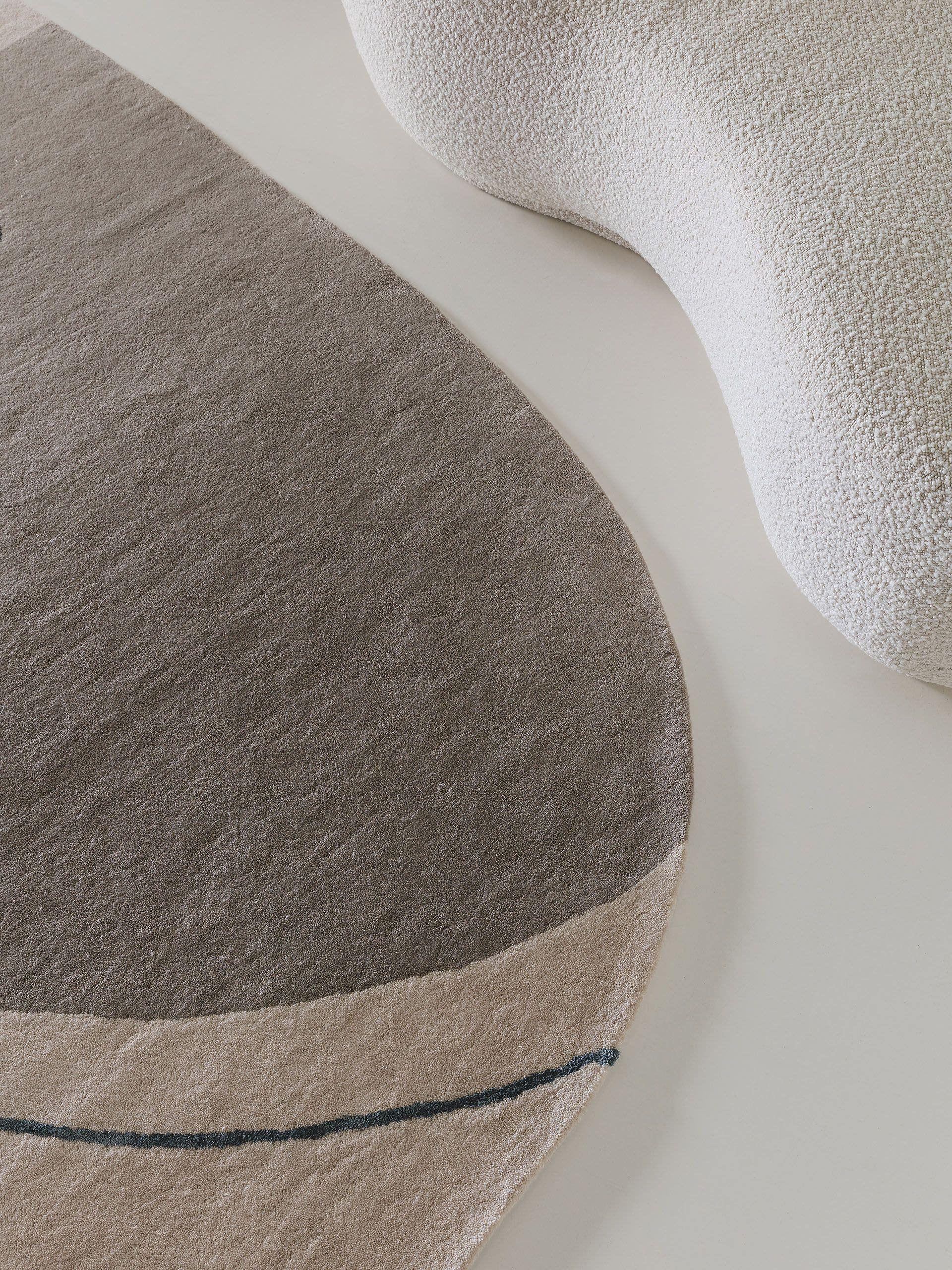 Rug made of 90% Wool, 10% Viscose in Beige with a 6 - 10 mm high pile by benuta Pure