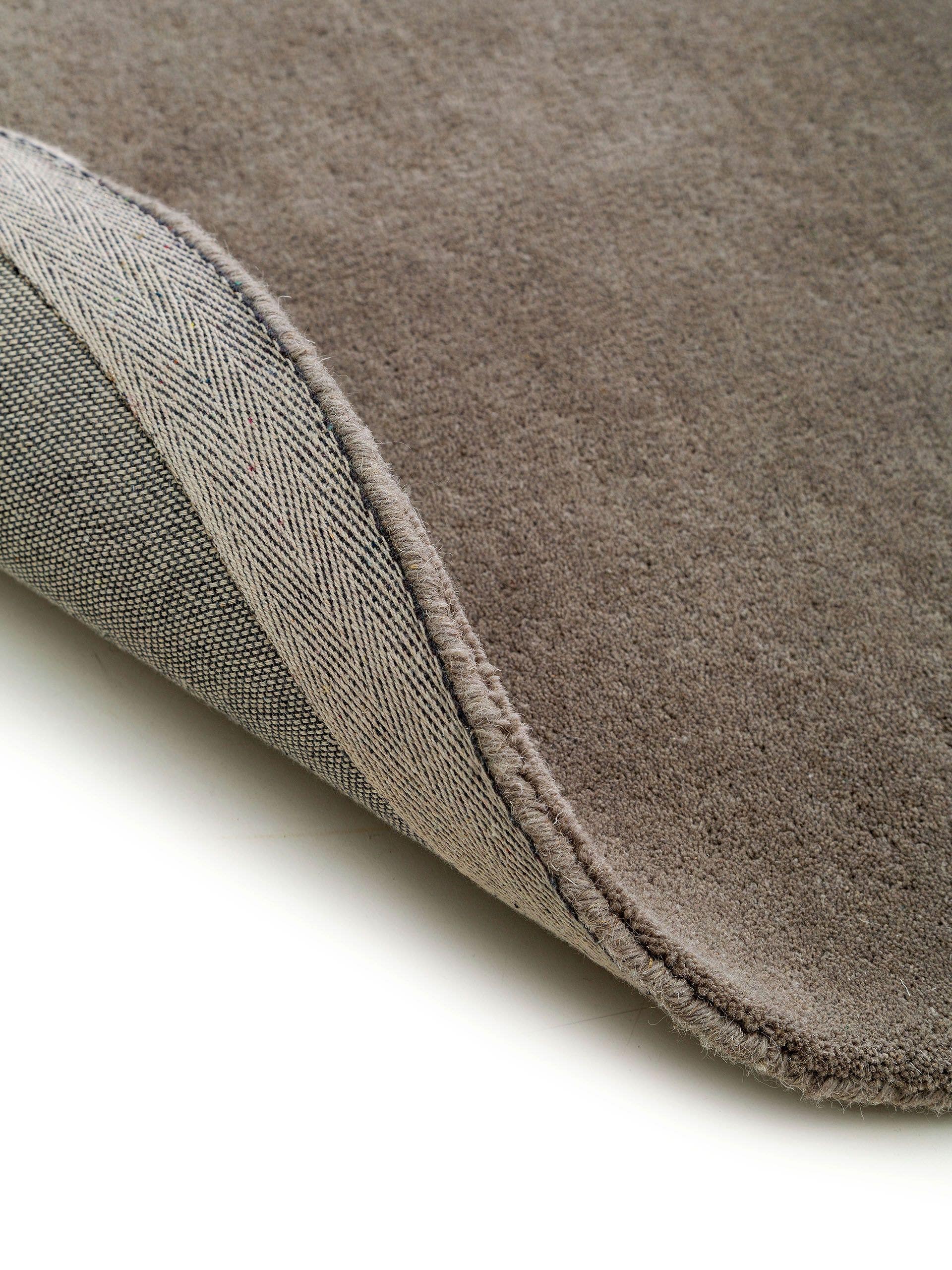 Rug made of 90% Wool, 10% Viscose in Beige with a 6 - 10 mm high pile by benuta Pure