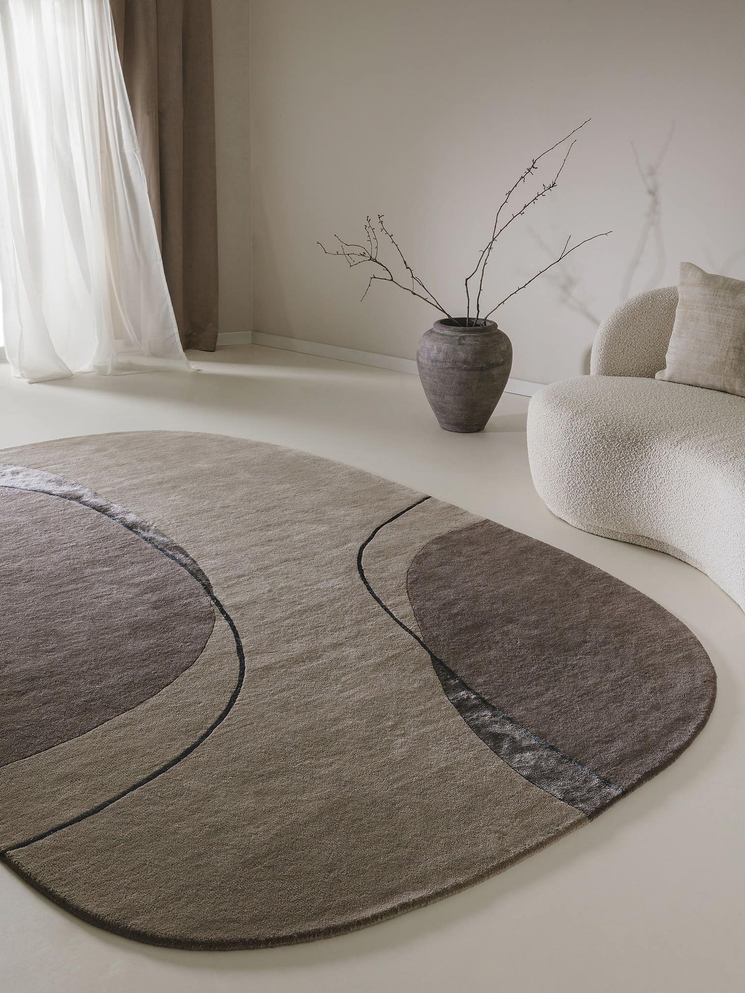 Alfombra de 85% Lana, 15% Viscosa en Taupe con un pelo de {{Placeholder_Pile Height}} de altura de benuta Pure