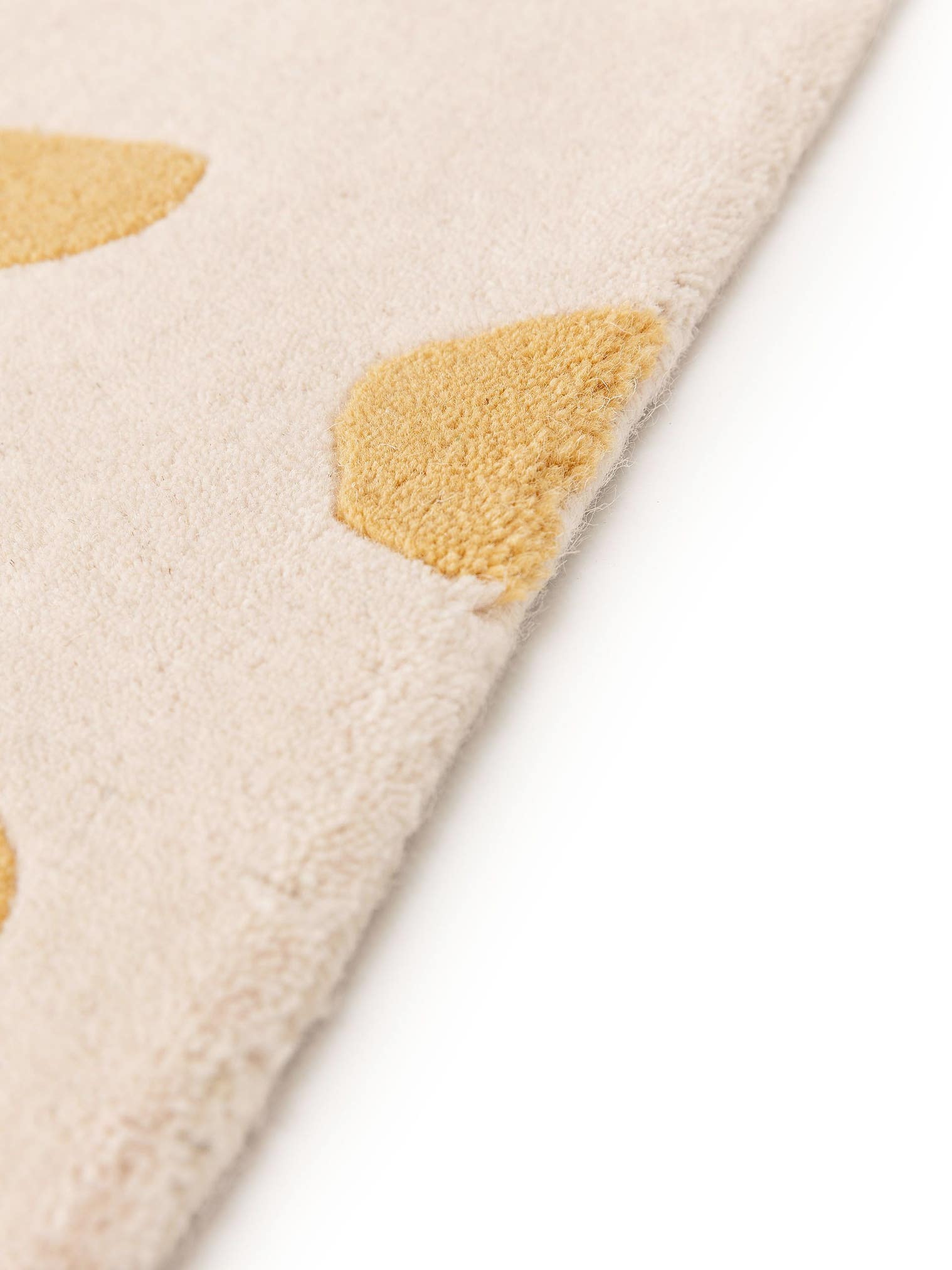 Teppich aus 100% Wolle in Gelb mit 11 bis 20 mm hohem Flor von Lytte