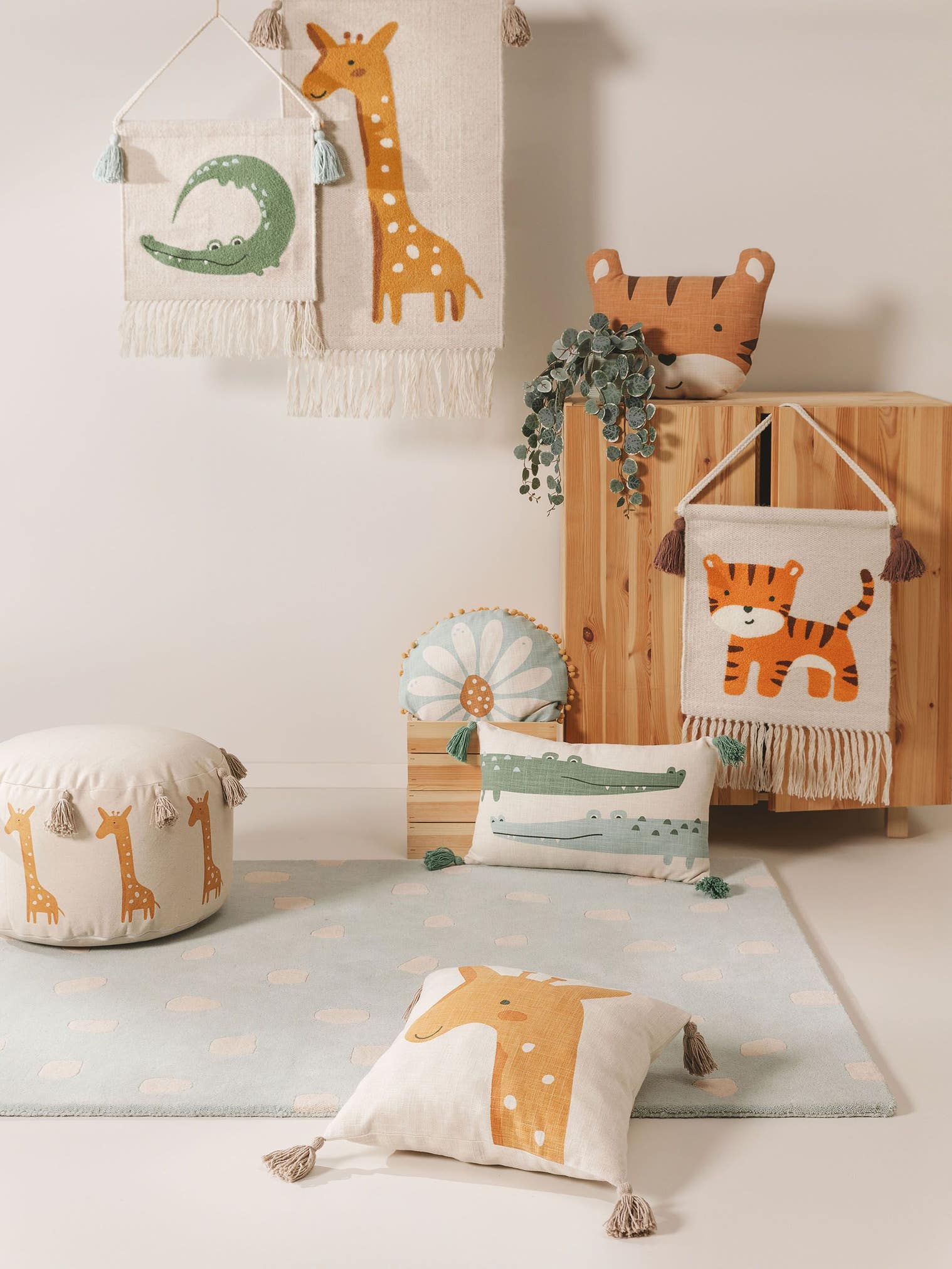 Déco de mur Savannah Jaune en motif KidsDesign en 75% Laine, 20% Coton, 5% Polyacrylique de Lytte