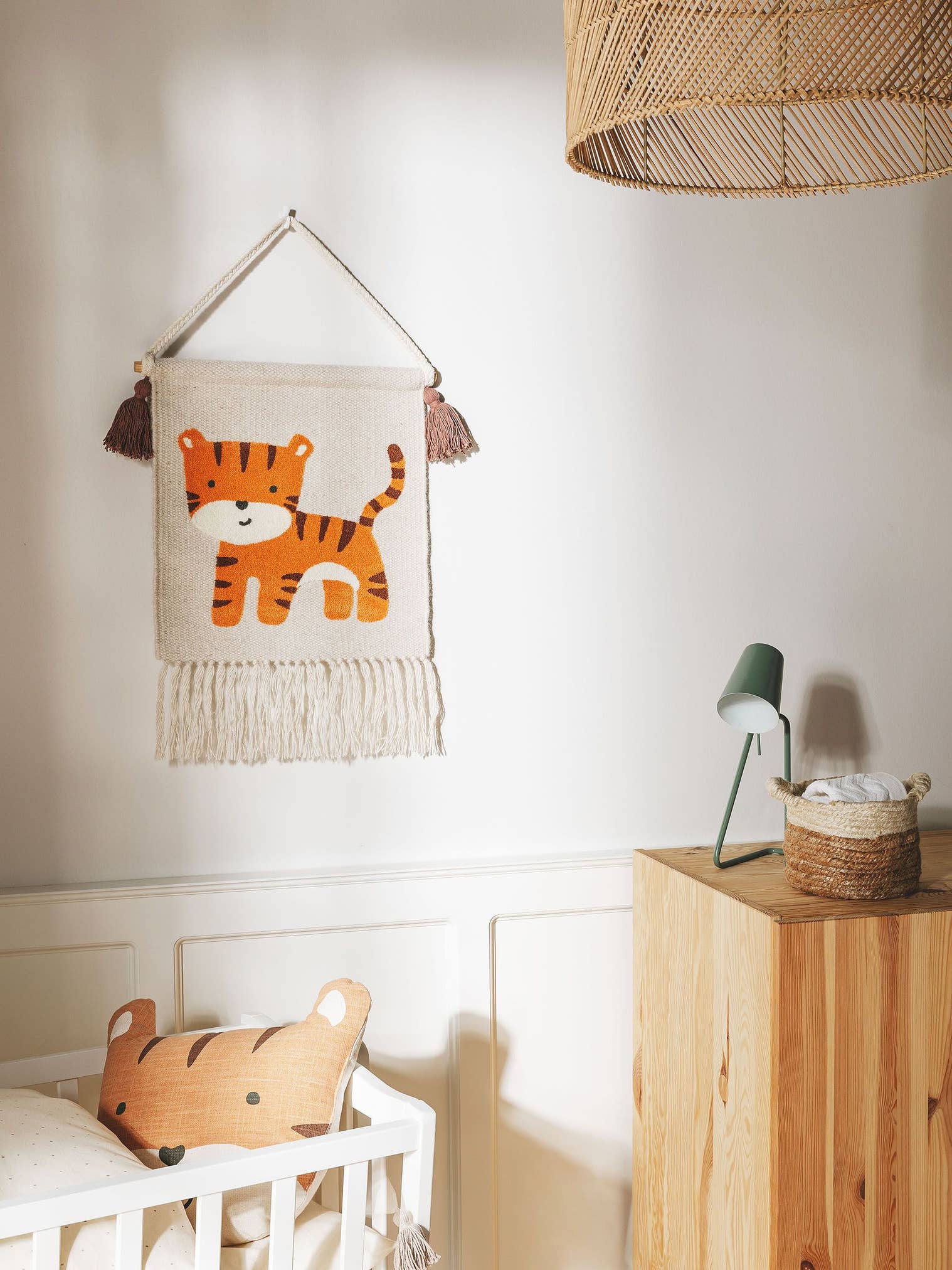 Wall Hanging Savannah Orange in Geometric design made of 75% Wool, 20% Cotton, 5% Polyacrylic by Lytte