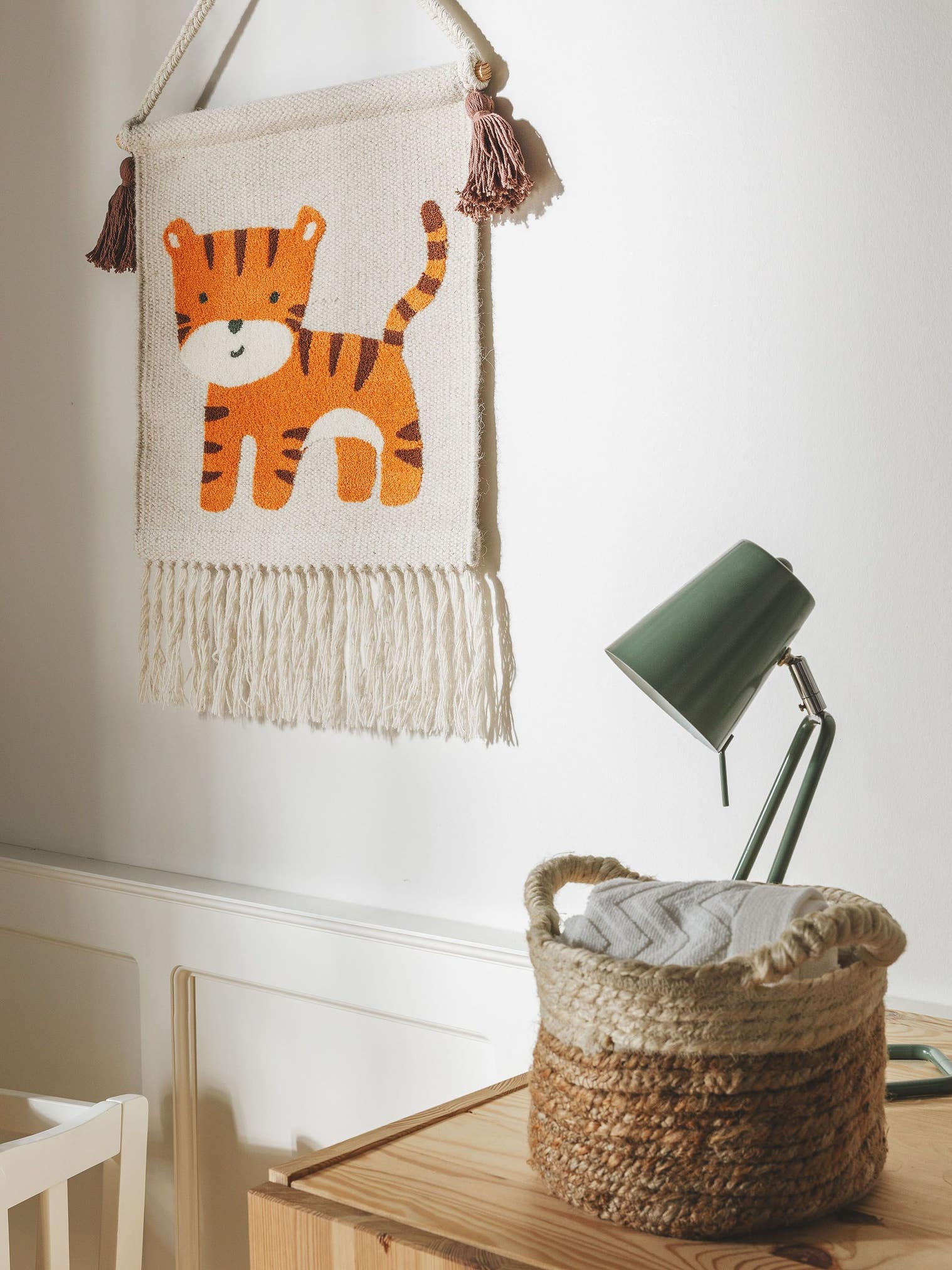 Wall Hanging Savannah Orange im Design KidsDesign aus 75% Wool, 20% Cotton, 5% Polyacrylic von Lytte
