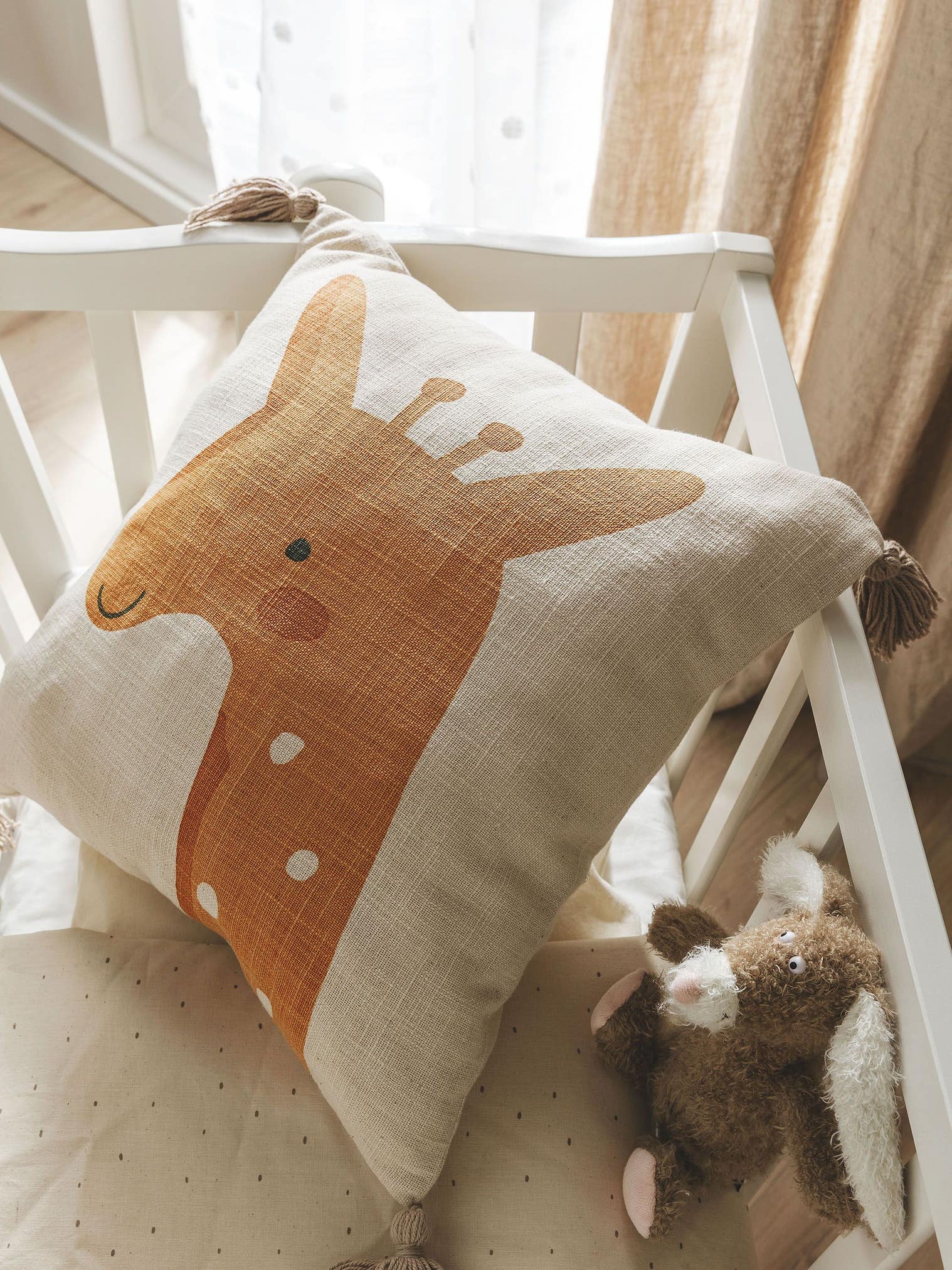 Cushion Cover Savannah Yellow im Design KidsDesign aus 100% Cotton von Lytte