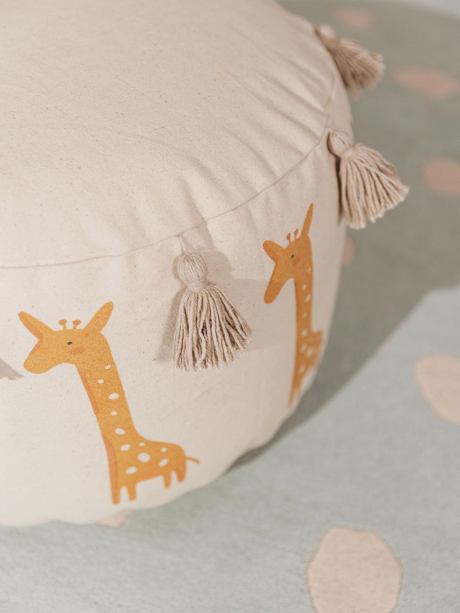 Puf Savannah Gul i KidsDesign-design lavet af 100% Bomuld fra Lytte