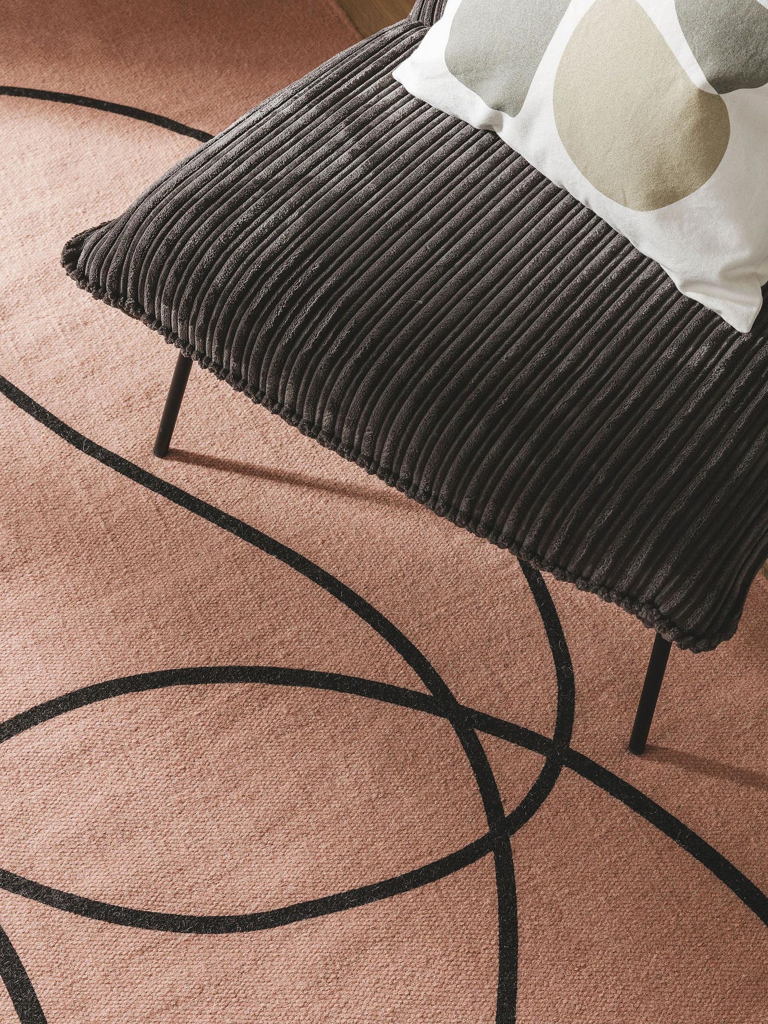Rug made of 100% Wool in Multicoloured with a 1- 5 mm high pile by benuta Pop