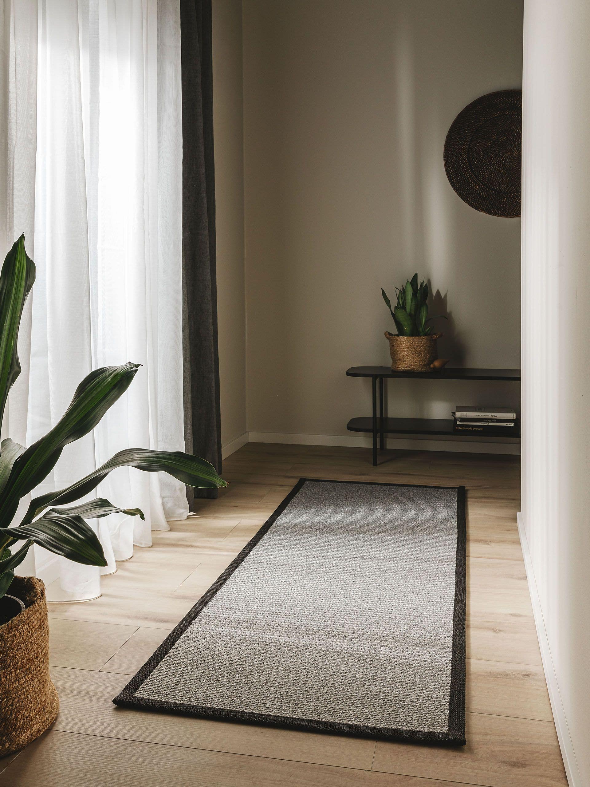 Rug made of 80% Polypropylene, 20% Polyester in Grey with a 1- 5 mm high pile by benuta Nest