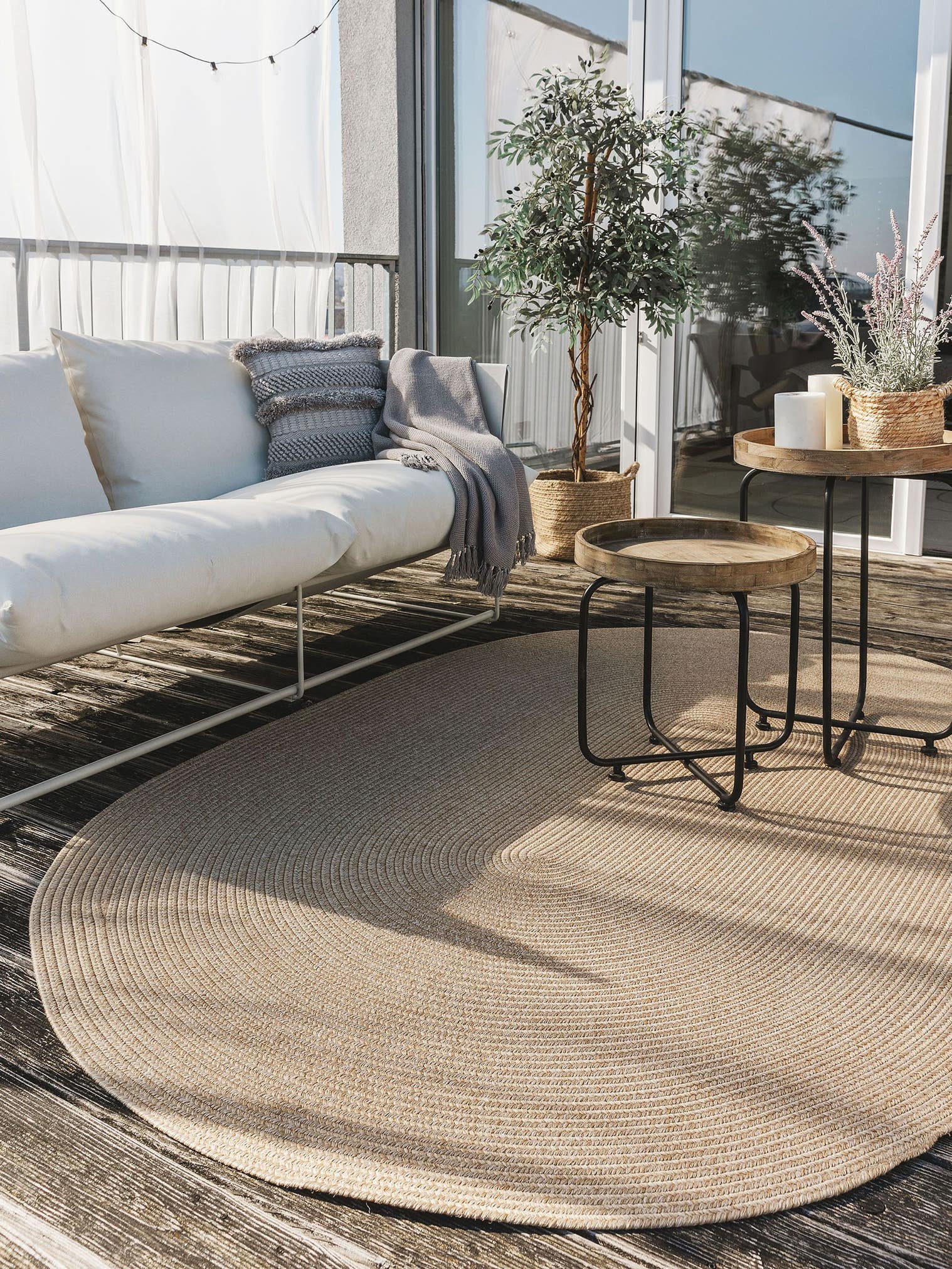Tæppe af 80% Polypropylen, 20% Polyester i Beige med 1- 5 mm høj luv fra benuta Nest