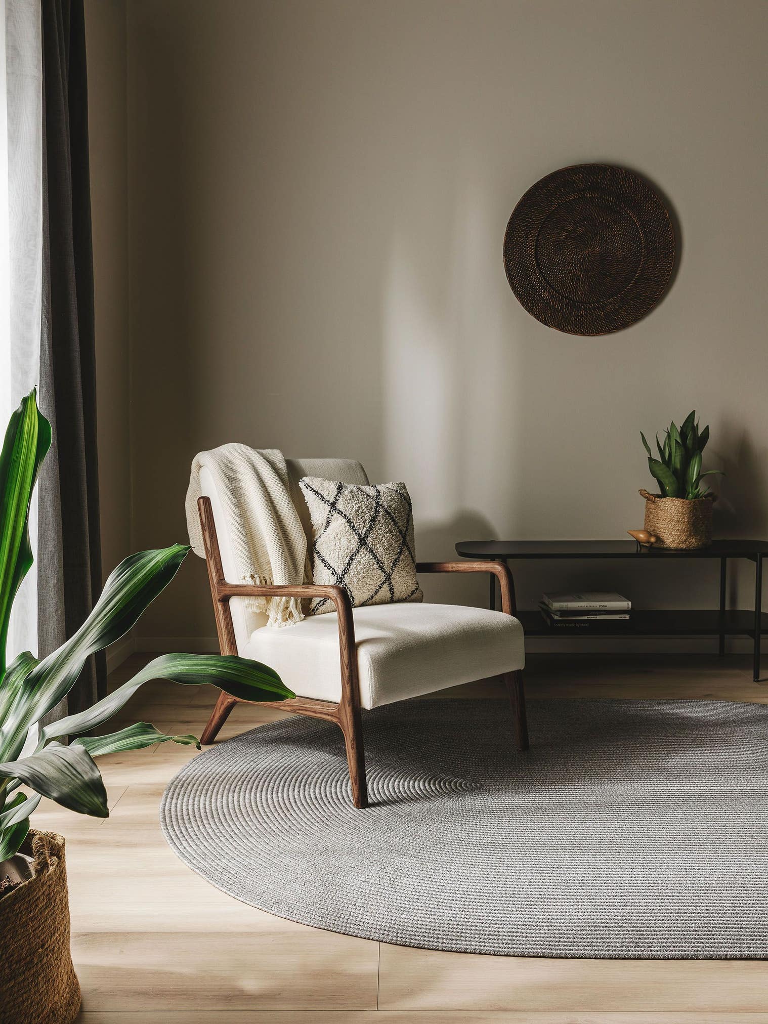 Teppich aus 80% Polypropylen, 20% Polyester in Grau mit bis 5 mm hohem Flor von benuta Nest