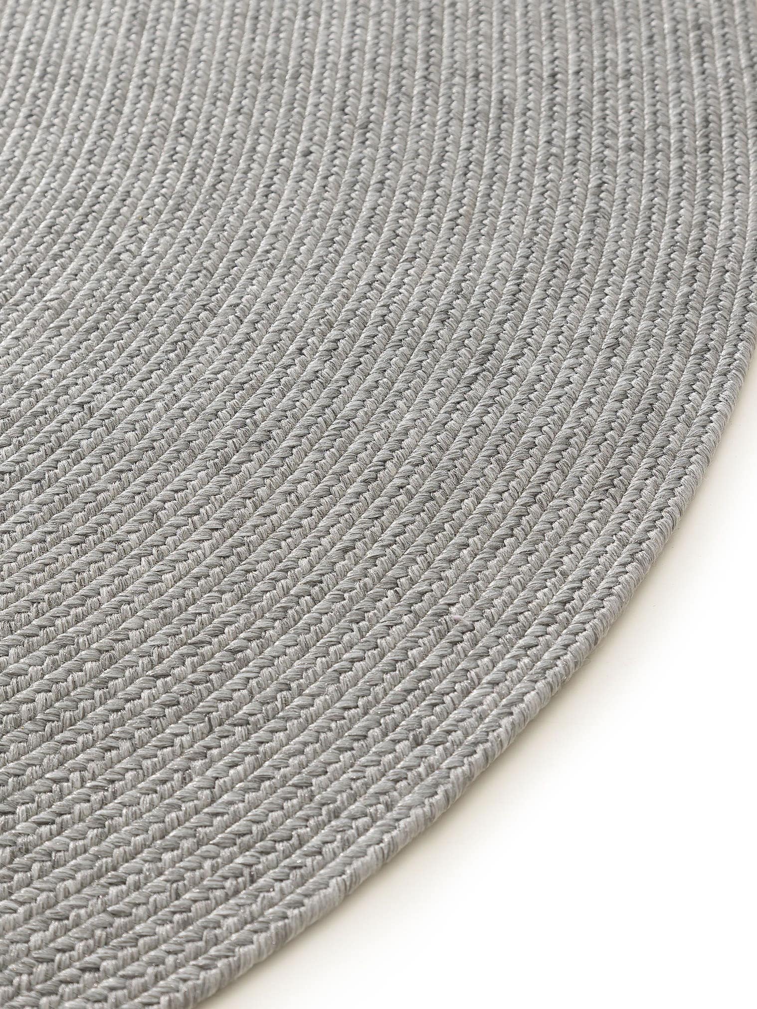 Teppich aus 80% Polypropylen, 20% Polyester in Grau mit bis 5 mm hohem Flor von benuta Nest