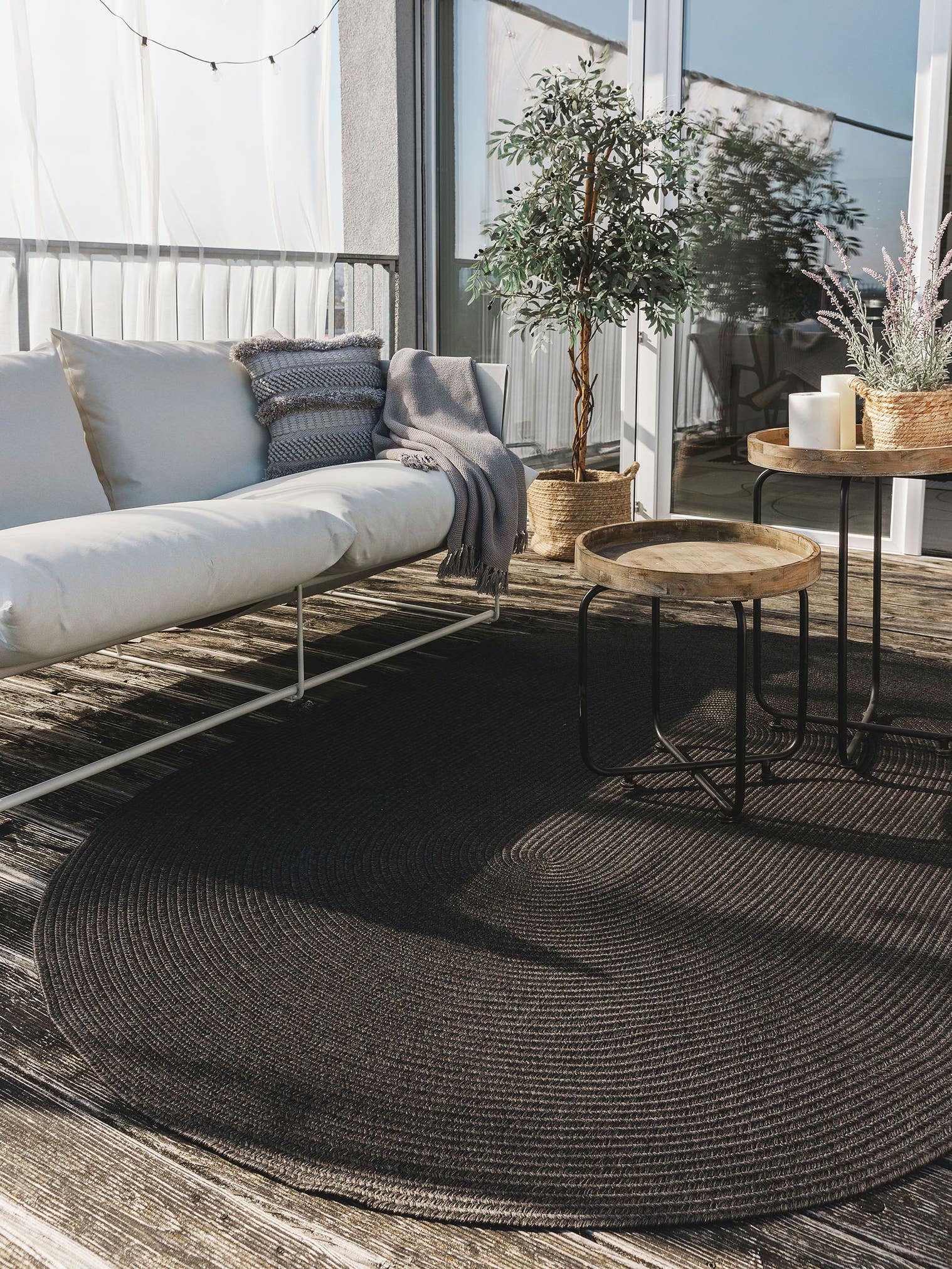 Koberec z 80 % polypropylen, 20 % polyester v Černá s vlasem výšky do 5 mm od benuta Nest