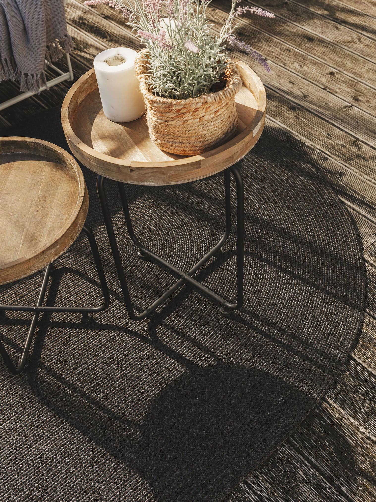 Koberec z 80 % polypropylen, 20 % polyester v Černá s vlasem výšky do 5 mm od benuta Nest
