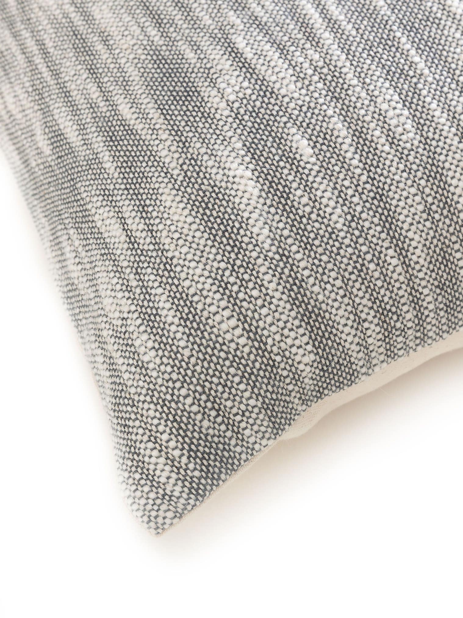 Kissenbezug Nadia Grau im Design Abstrakt aus 100% Baumwolle von benuta Nest