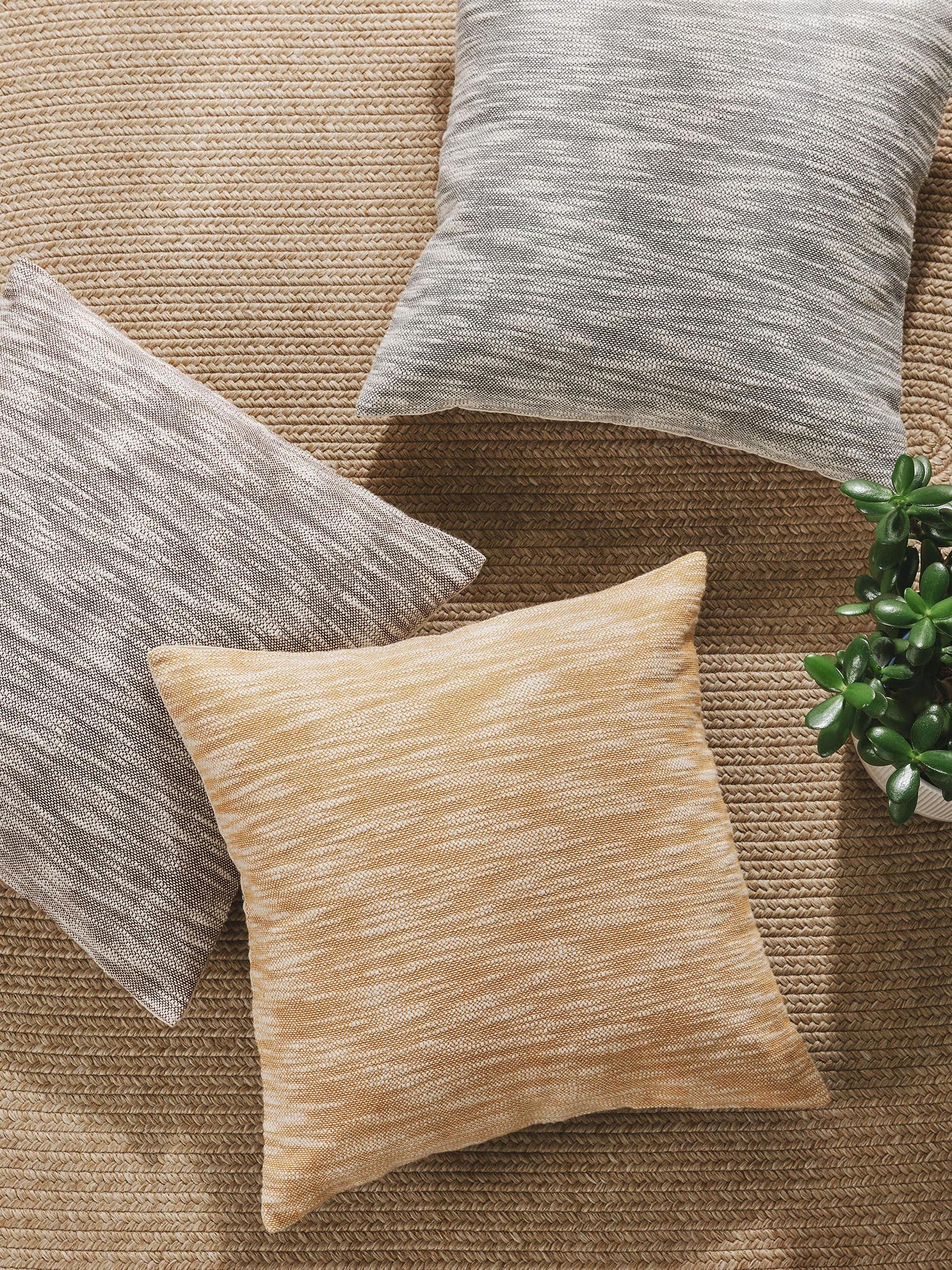 Kissenbezug Nadia Grau im Design Abstrakt aus 100% Baumwolle von benuta Nest