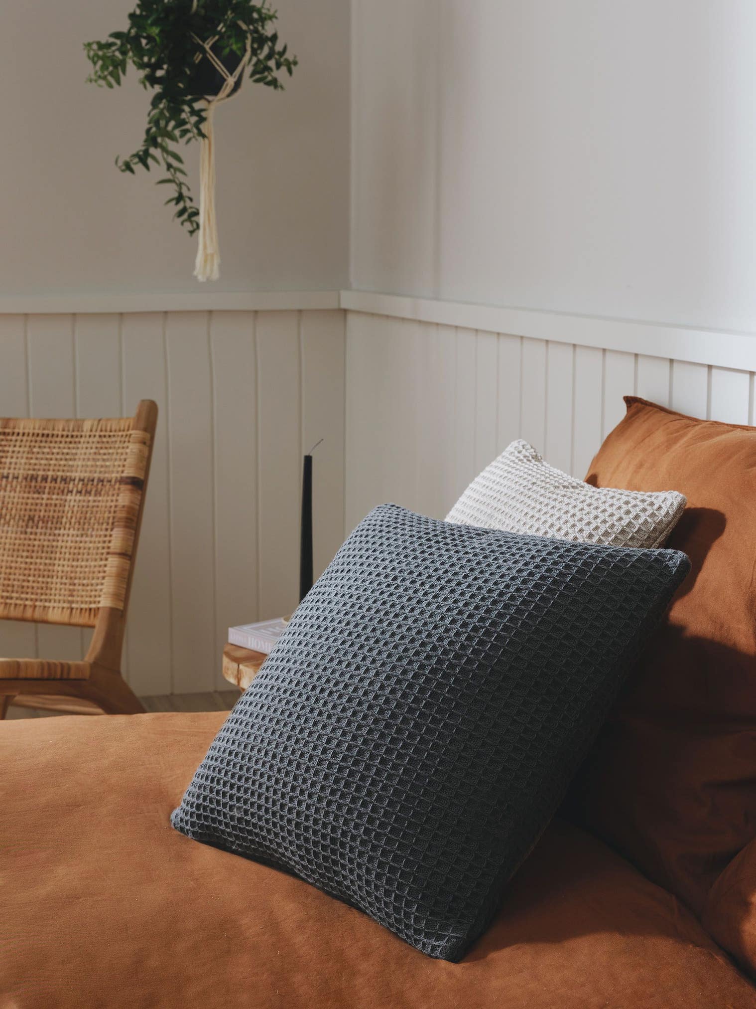 Örngott Amalia Mörkgrå med -design i 100% Bomull från benuta Pure