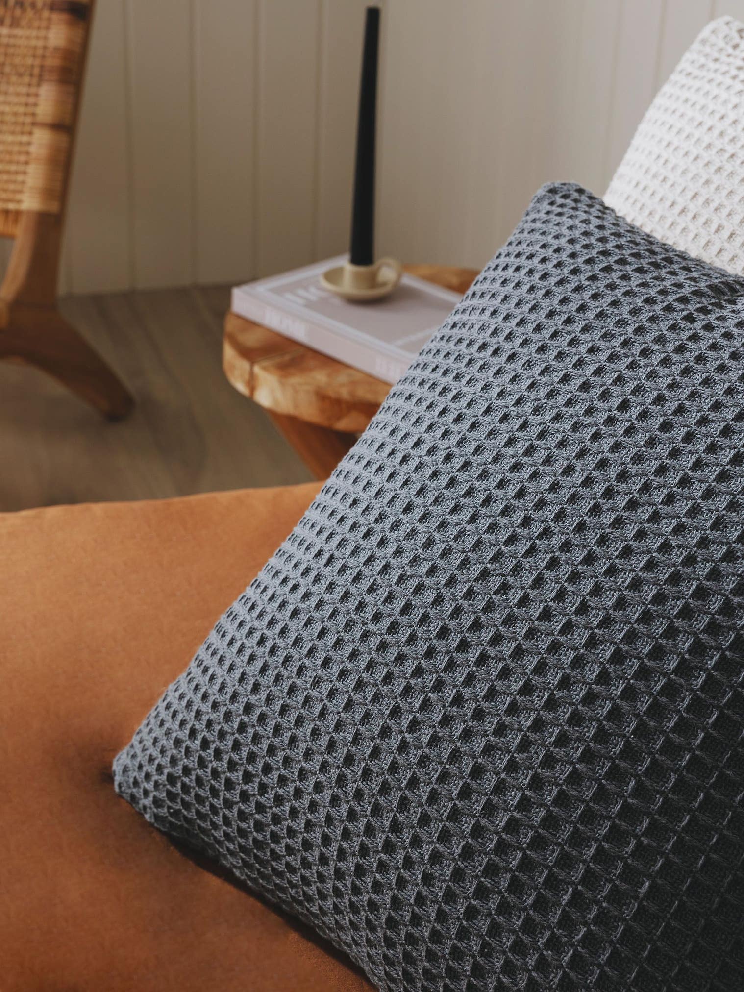 Örngott Amalia Mörkgrå med -design i 100% Bomull från benuta Pure