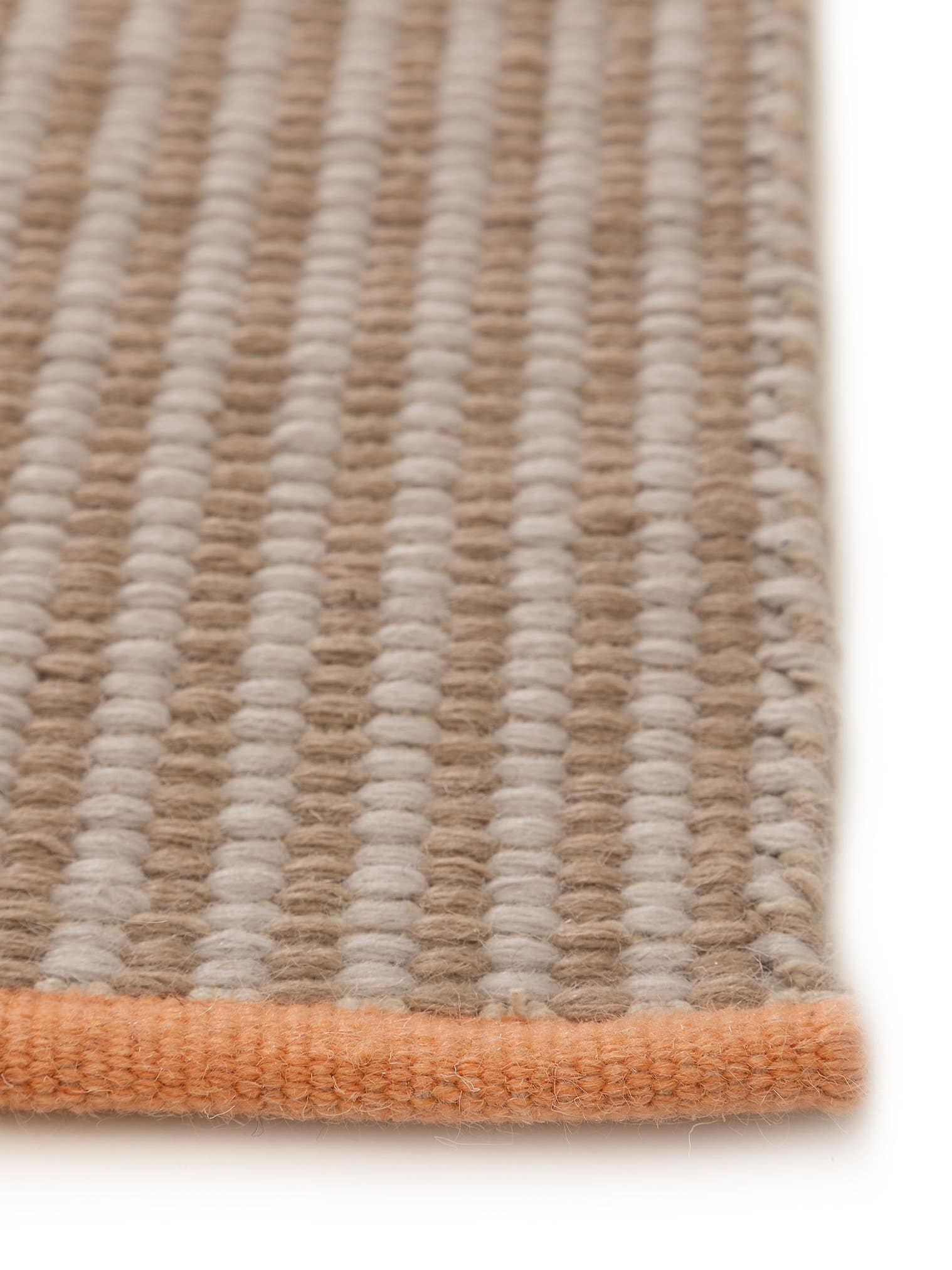Tapijt van 50% Wol, 50% Katoen in Oranje met een 1- 5 mm hoge pool van benuta Pop