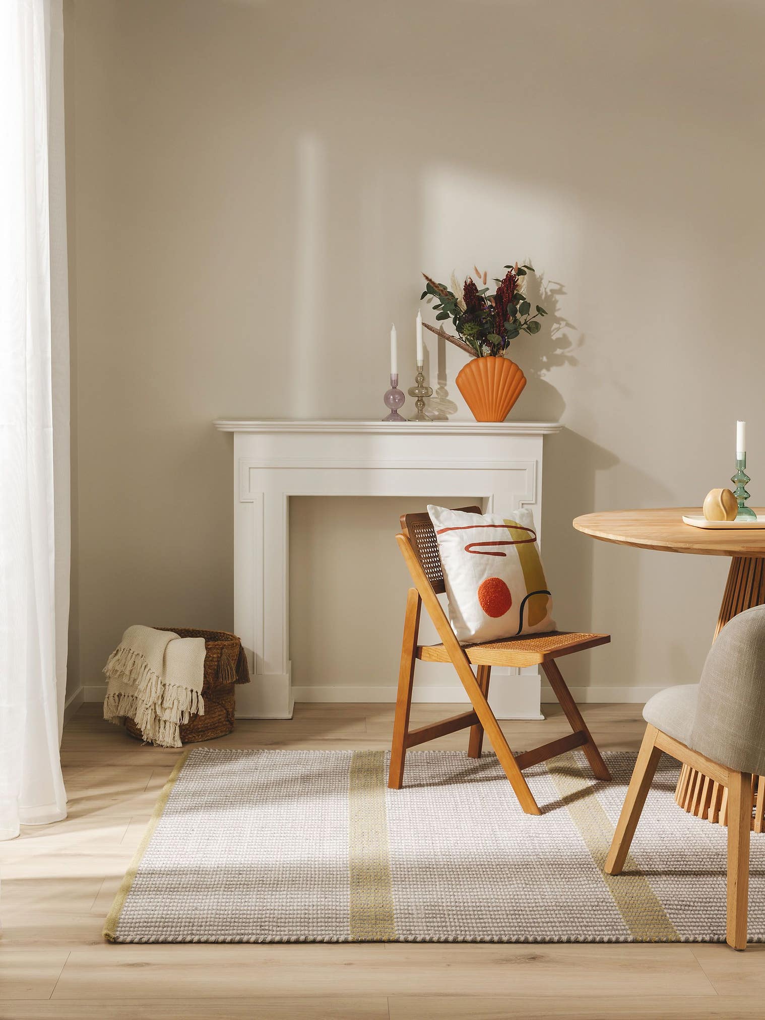 Rug made of 50% Wool, 50% Cotton in Green with a 1- 5 mm high pile by benuta Pop