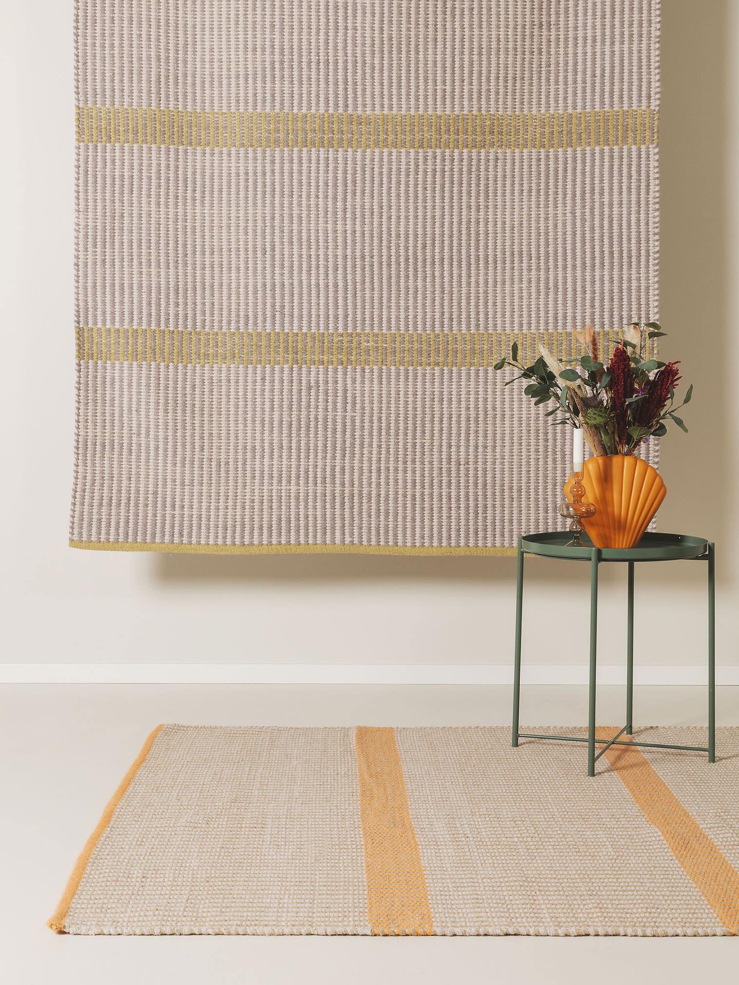 Rug made of 50% Wool, 50% Cotton in Green with a 1- 5 mm high pile by benuta Pop