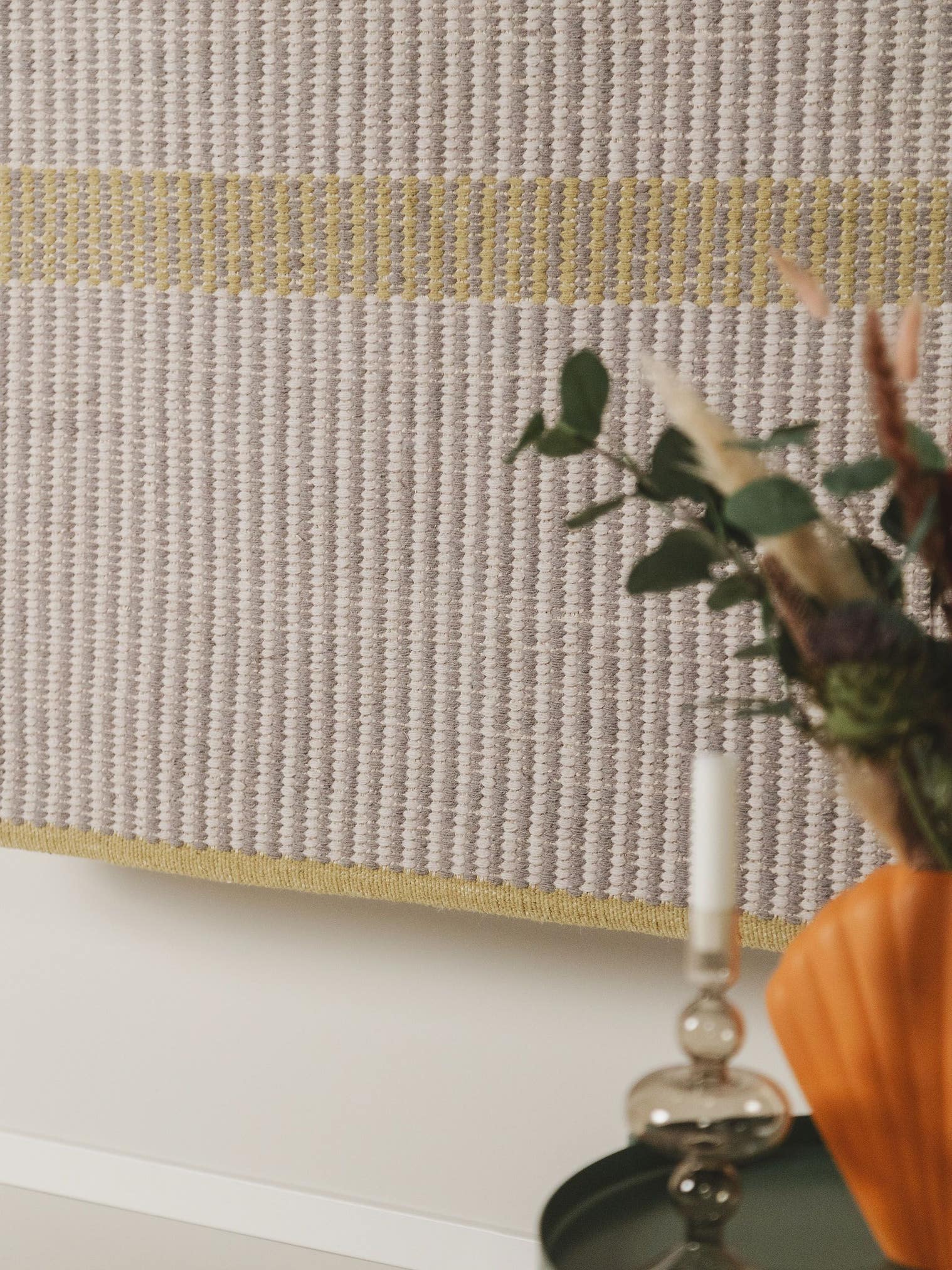 Rug made of 50% Wool, 50% Cotton in Green with a 1- 5 mm high pile by benuta Pop