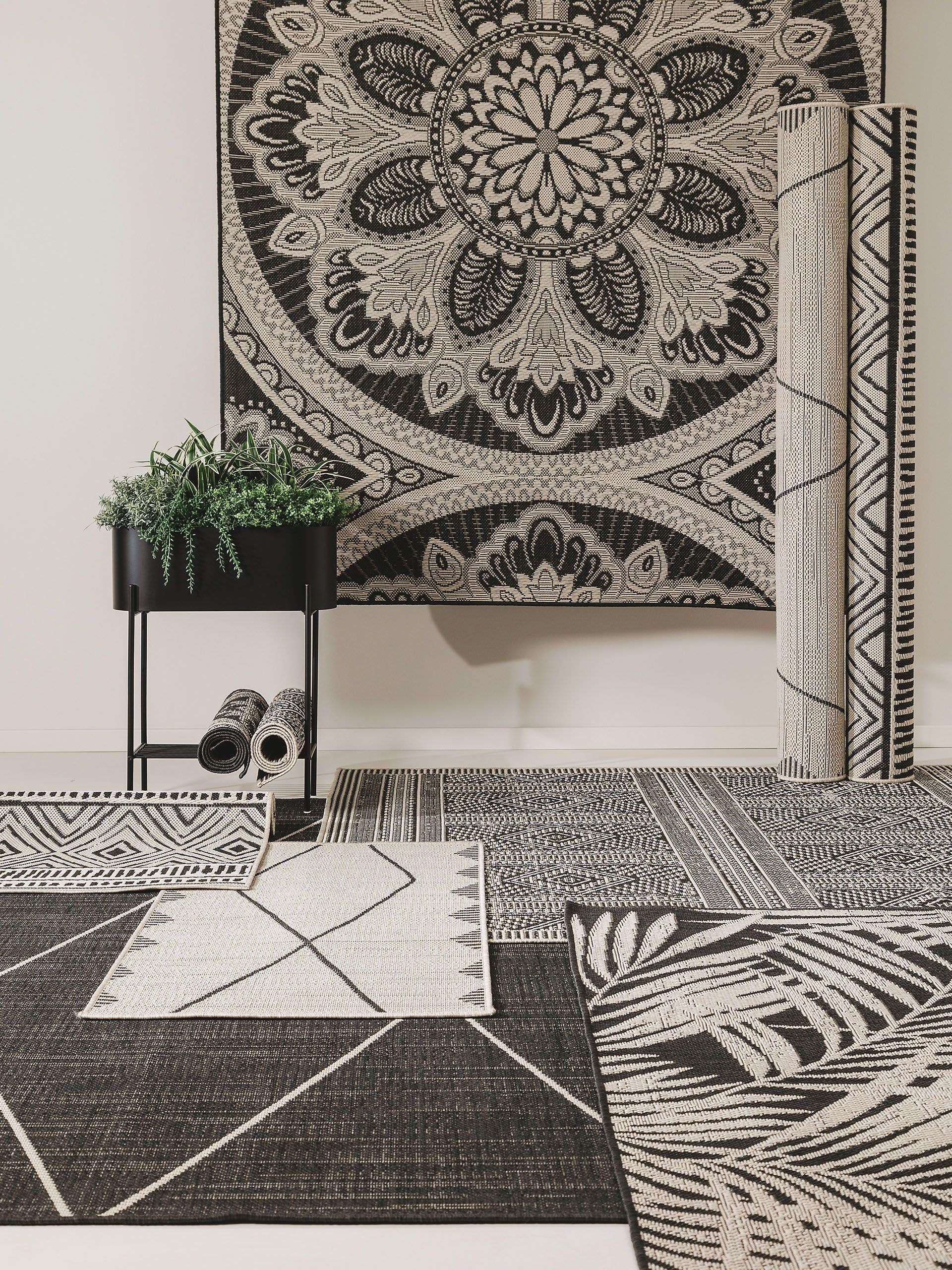 Rug made of 100% Polypropylene in Beige with a 1- 5 mm high pile by benuta Pop