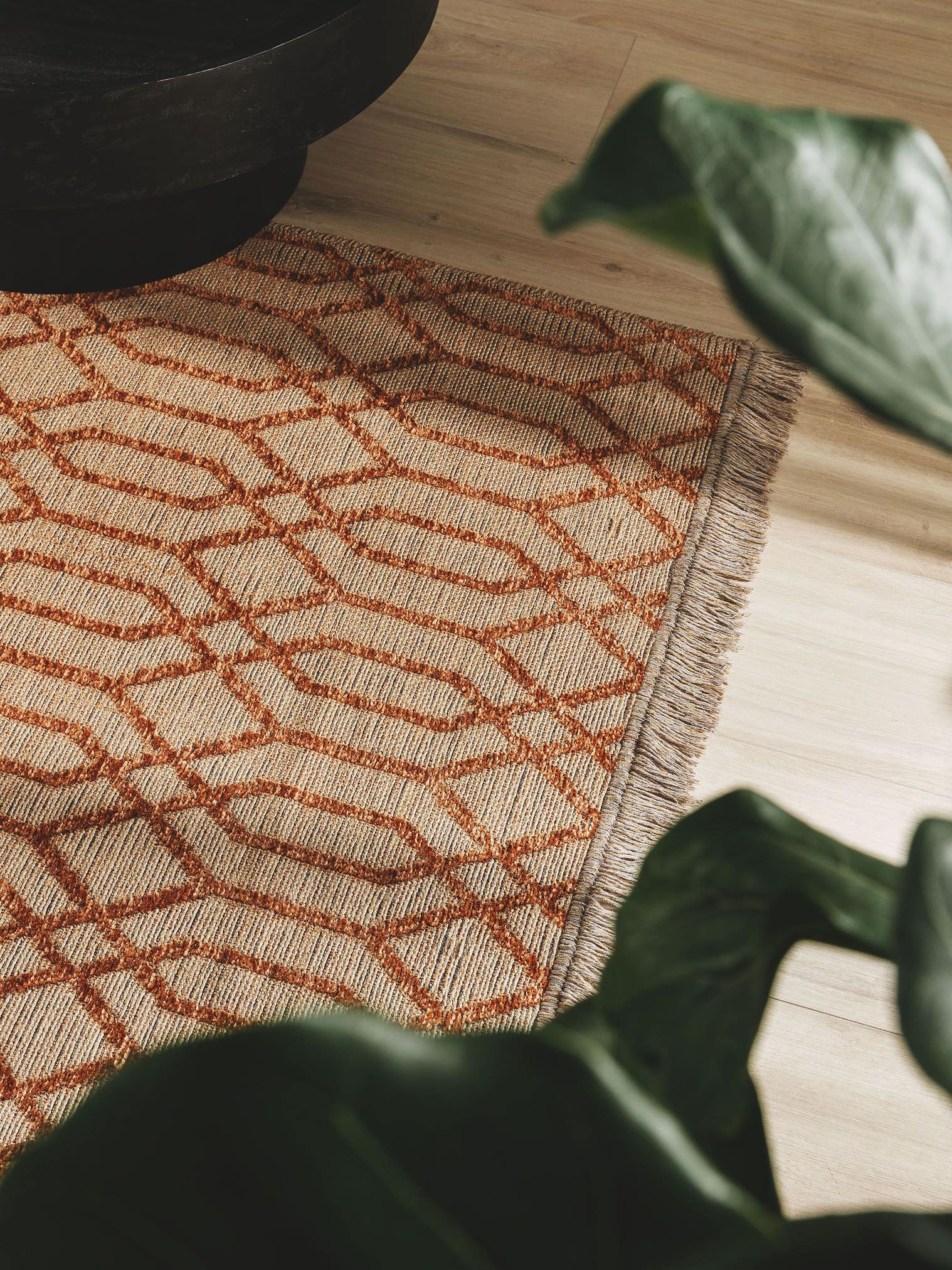 Tapis en 55% Coton (recycled), 30% Jute, 15% Polyester en Beige avec une pile de 1- 5 mm de hauteur de benuta Pure