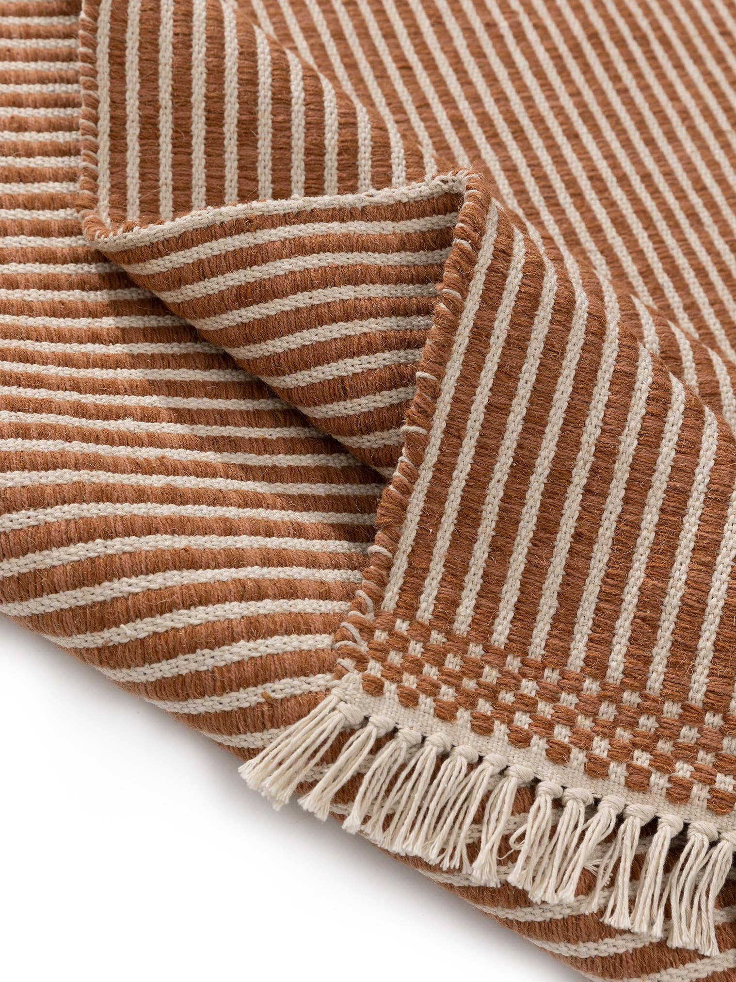 Tappeto di 70% Cotone, 30% Lana in Marrone con pelo alto 1- 5 mm da Lytte