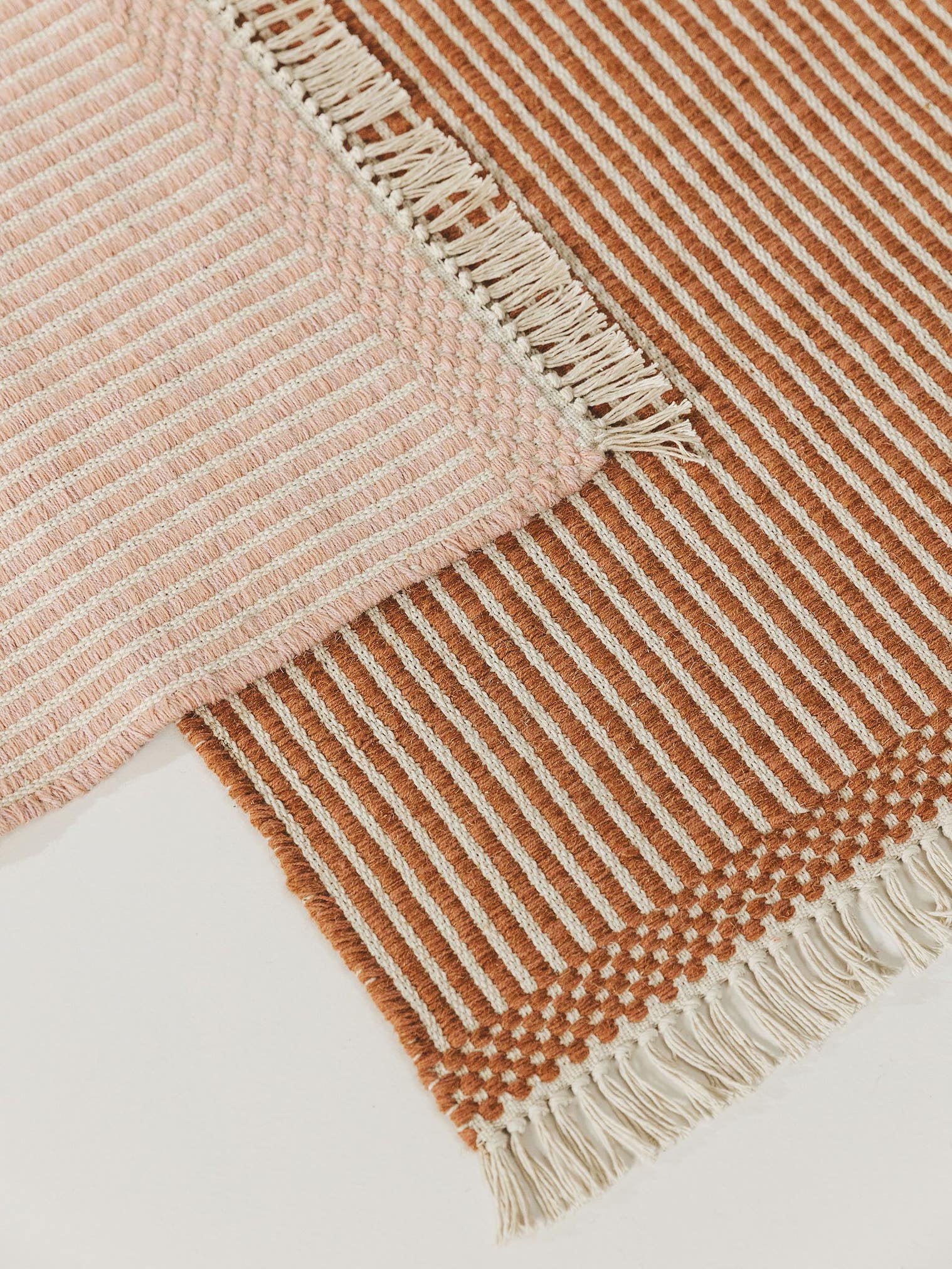 Tappeto di 70% Cotone, 30% Lana in Marrone con pelo alto 1- 5 mm da Lytte