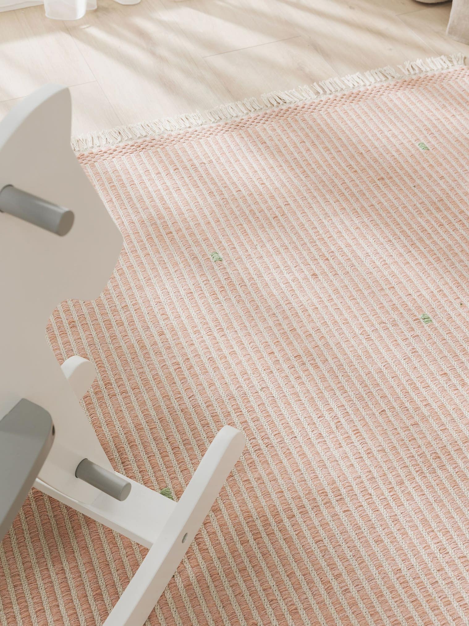 Rug made of 70% Cotton, 30% Wool in Pink with a 1- 5 mm high pile by Lytte