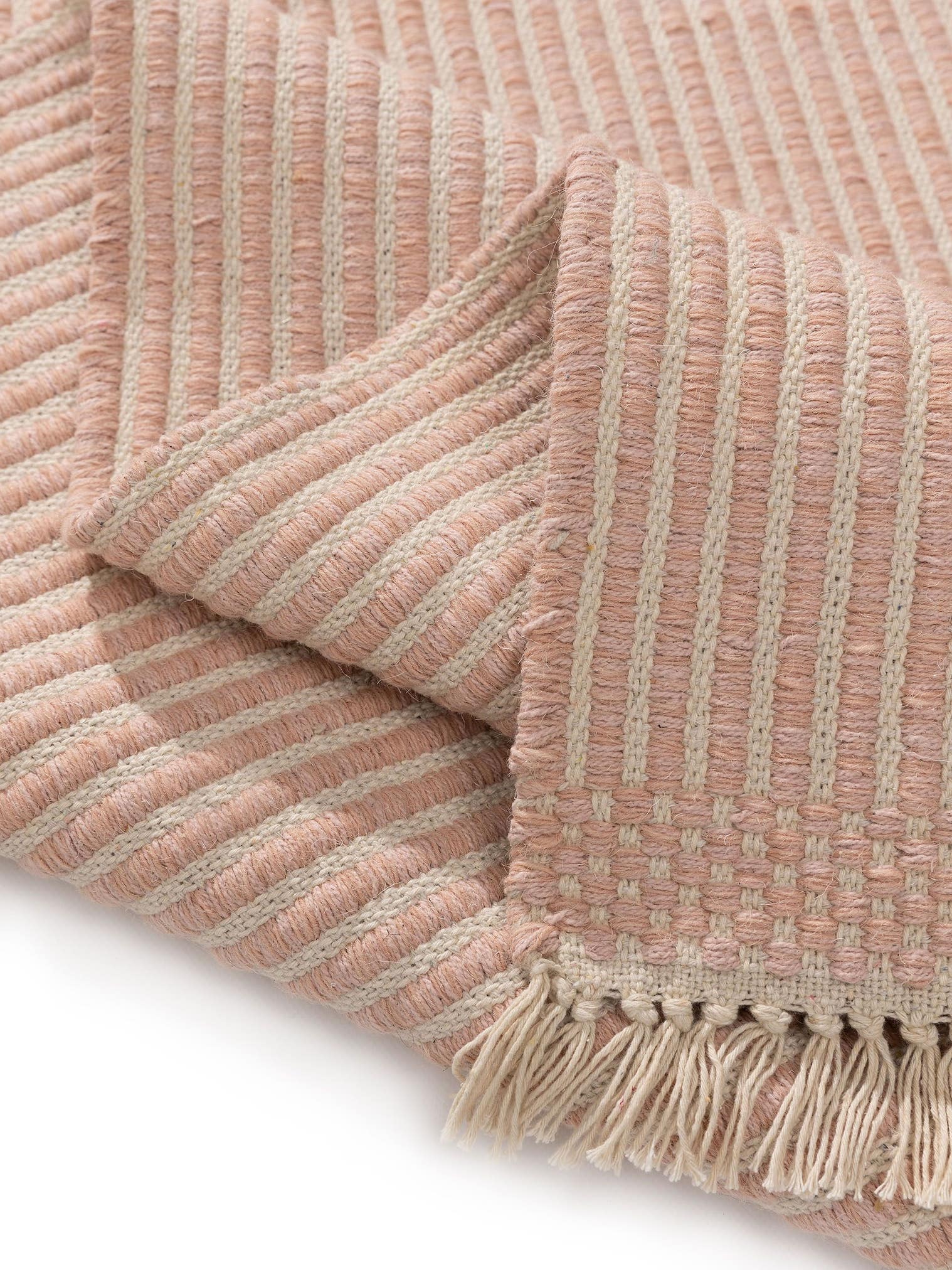 Rug made of 70% Cotton, 30% Wool in Pink with a 1- 5 mm high pile by Lytte