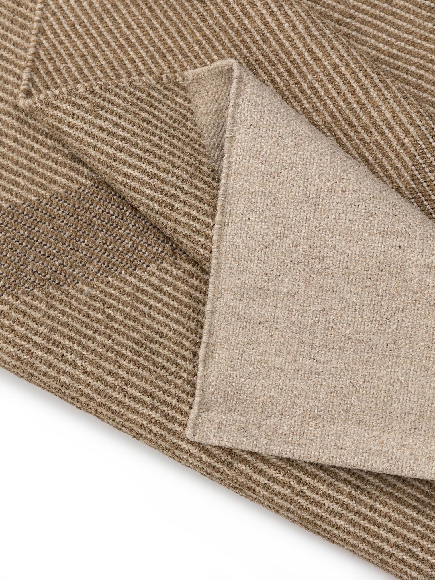 Teppich aus 70% Wolle, 30% Baumwolle in Beige mit bis 5 mm hohem Flor von benuta Pure