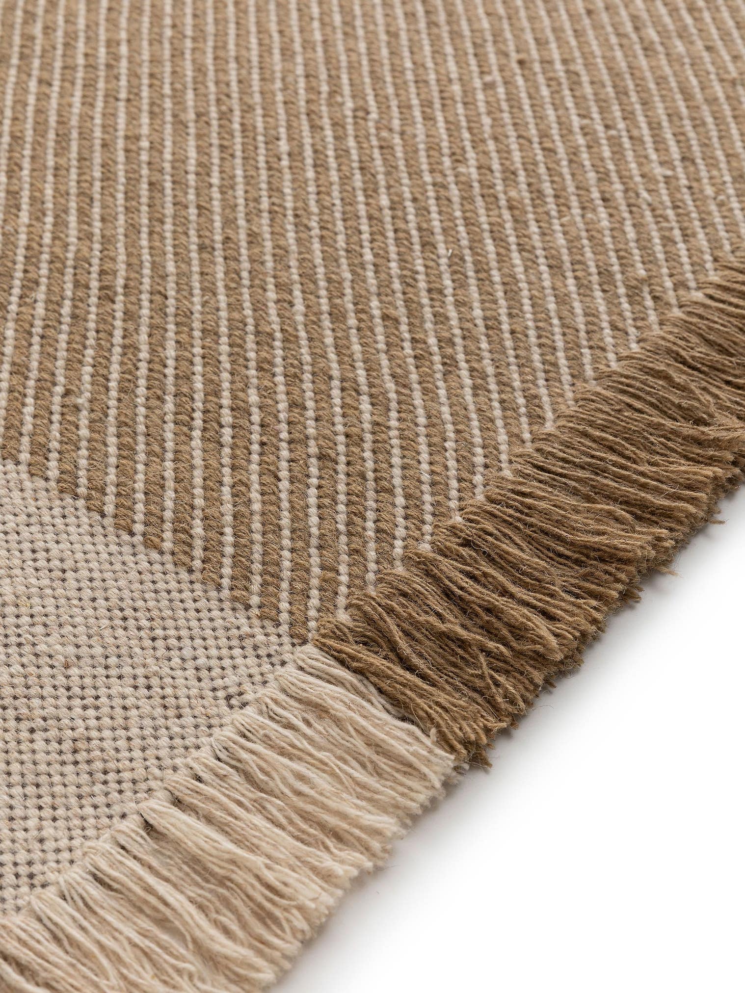 Teppich aus 70% Wolle, 30% Baumwolle in Beige mit bis 5 mm hohem Flor von benuta Pure