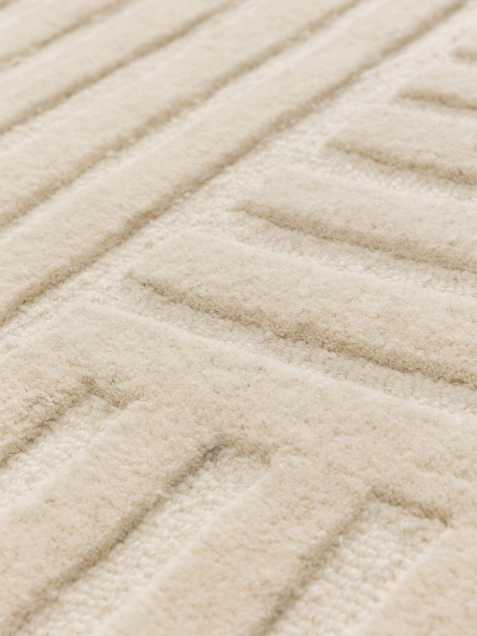 Tapijt van 100% Wol in Wit met een 11 - 20 mm hoge pool van benuta Pure