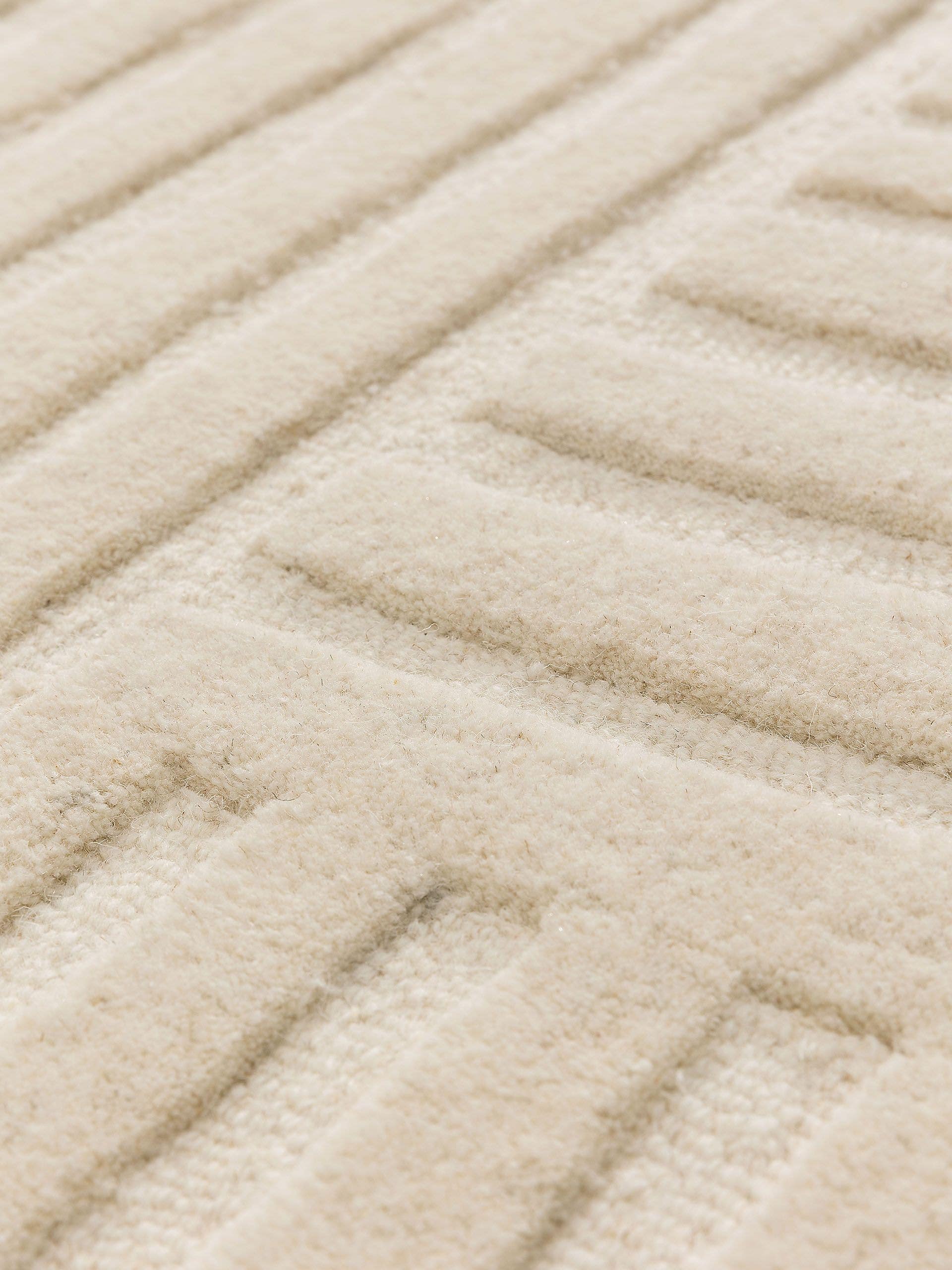 Rug made of 100% Wool in White with a 11 - 20 mm high pile by benuta Pure