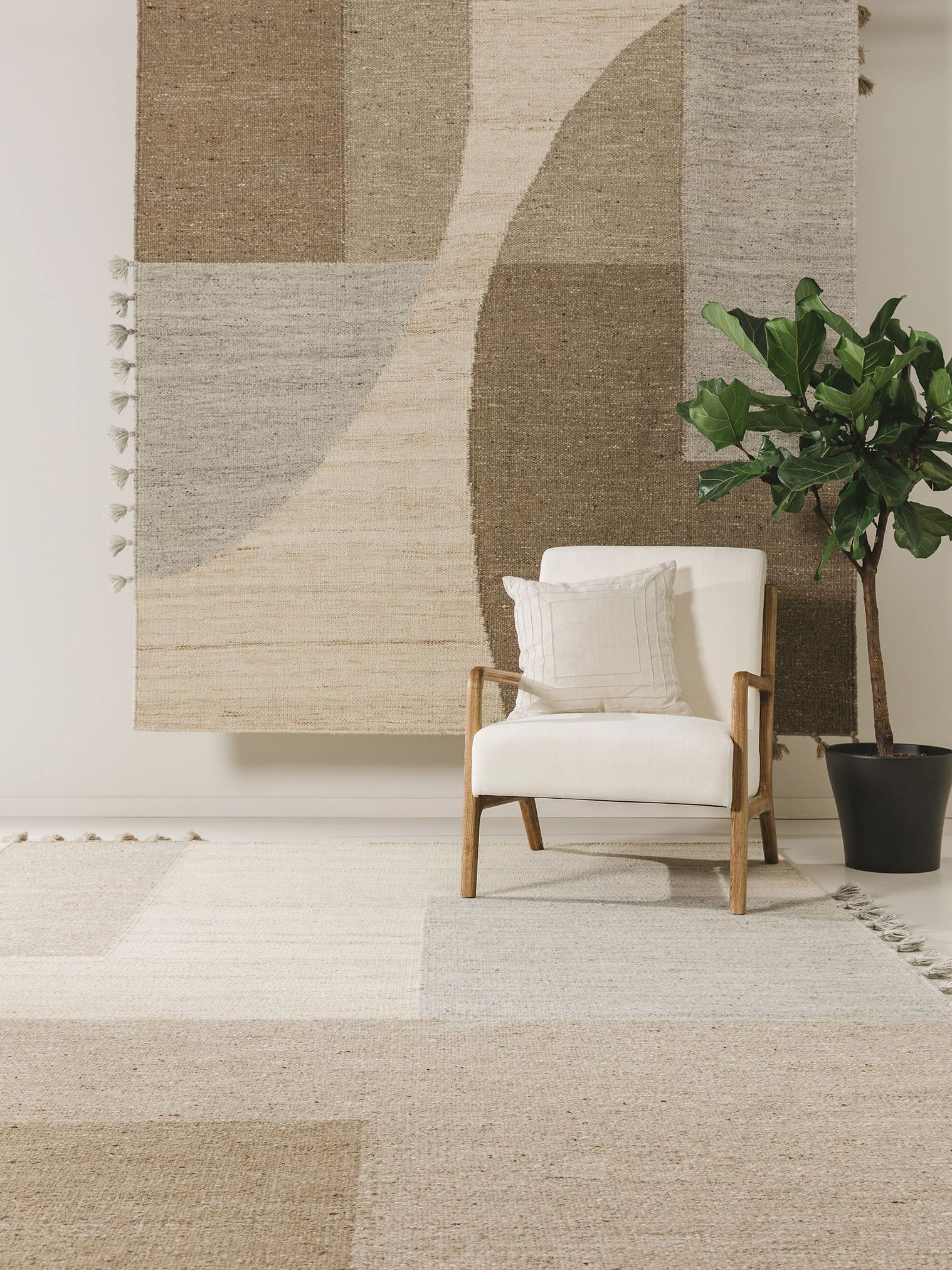 Rug made of 80% wool, 20% cotton in Grey with a 1- 5 mm high pile by benuta Pure