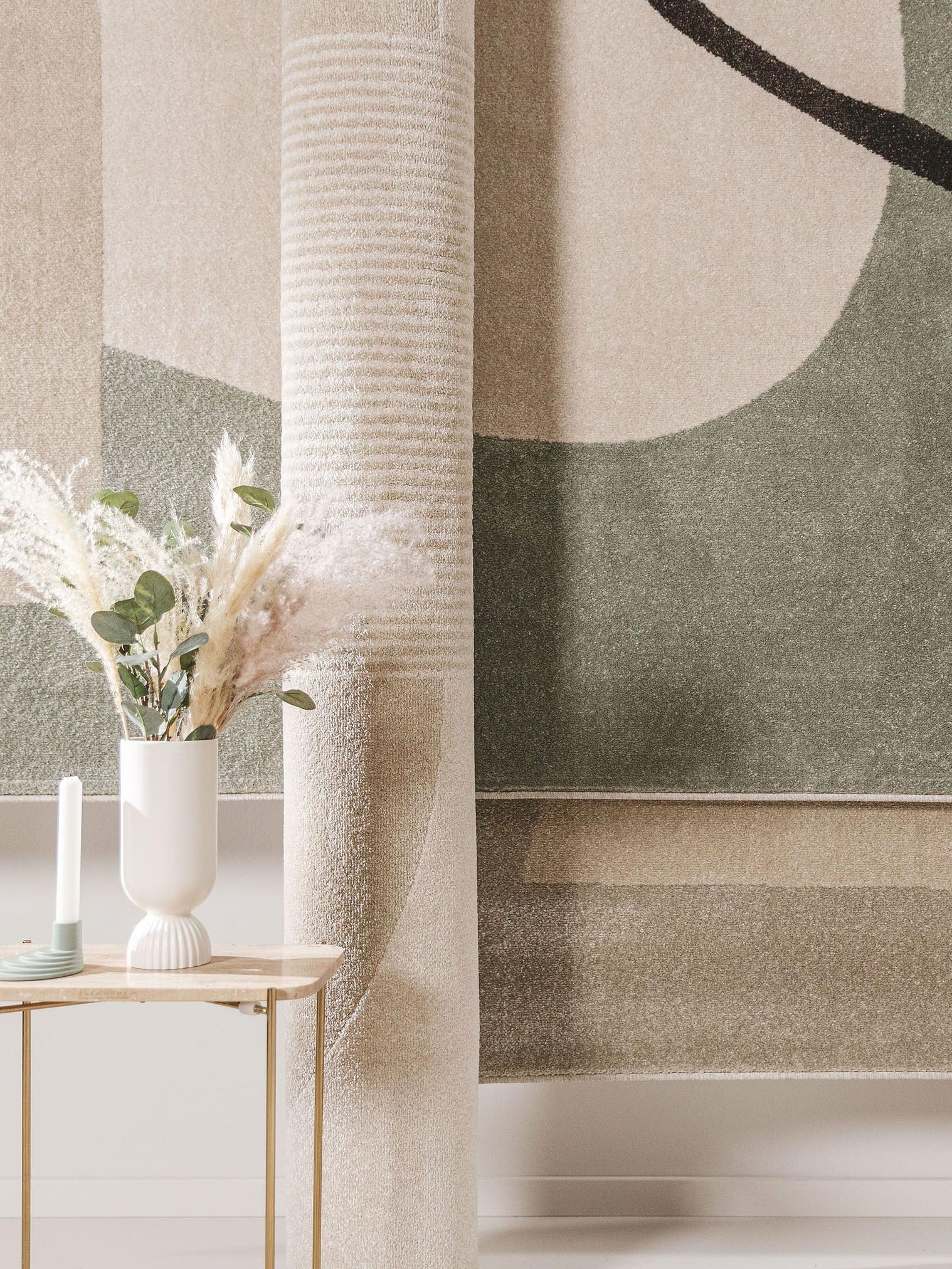 Teppe av 100 % polypropylen i Beige med 6 til 10 mm høy lugg fra benuta Pop